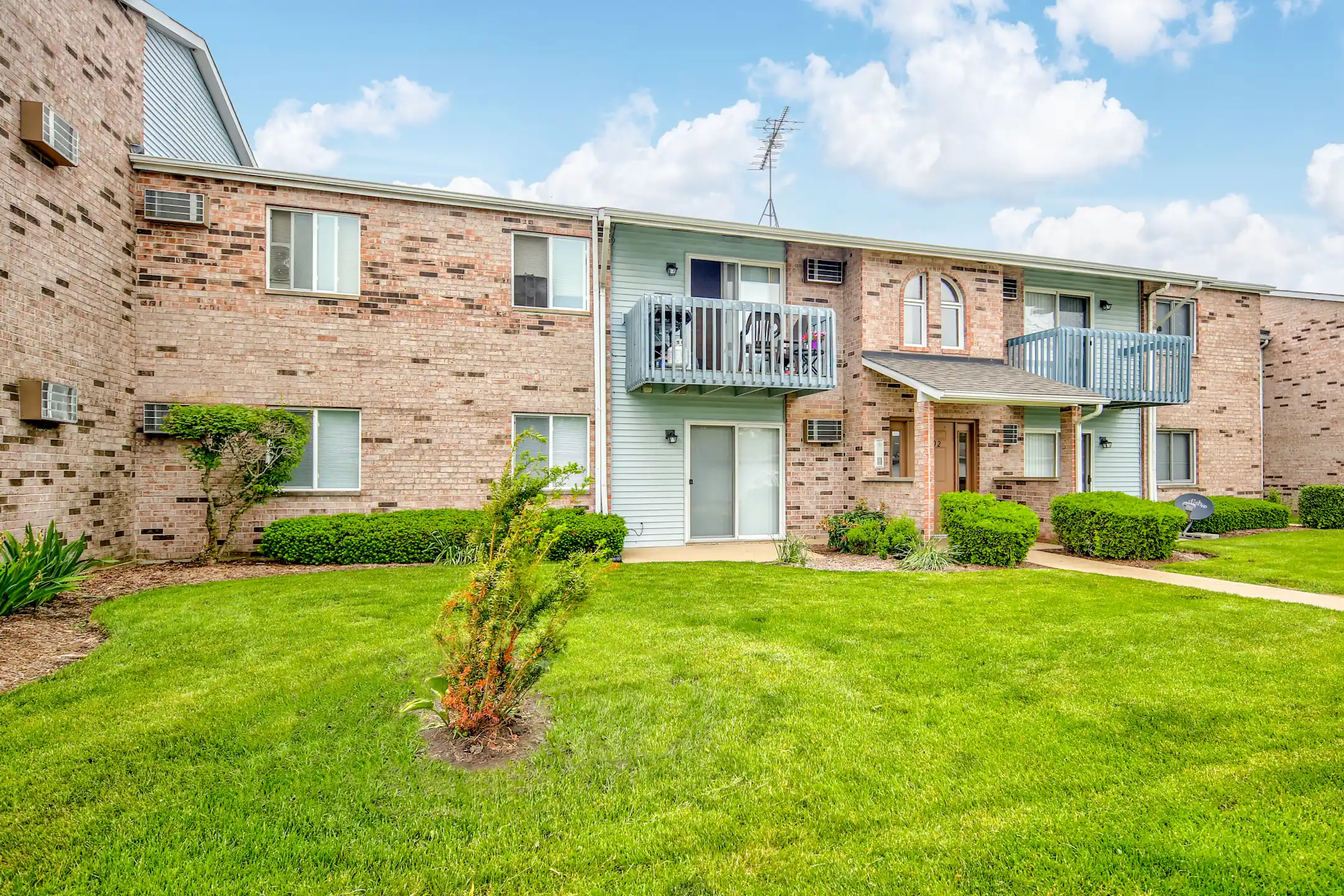 Northfield Court 1410 Northfield Ct Harvard, IL Apartments for Rent