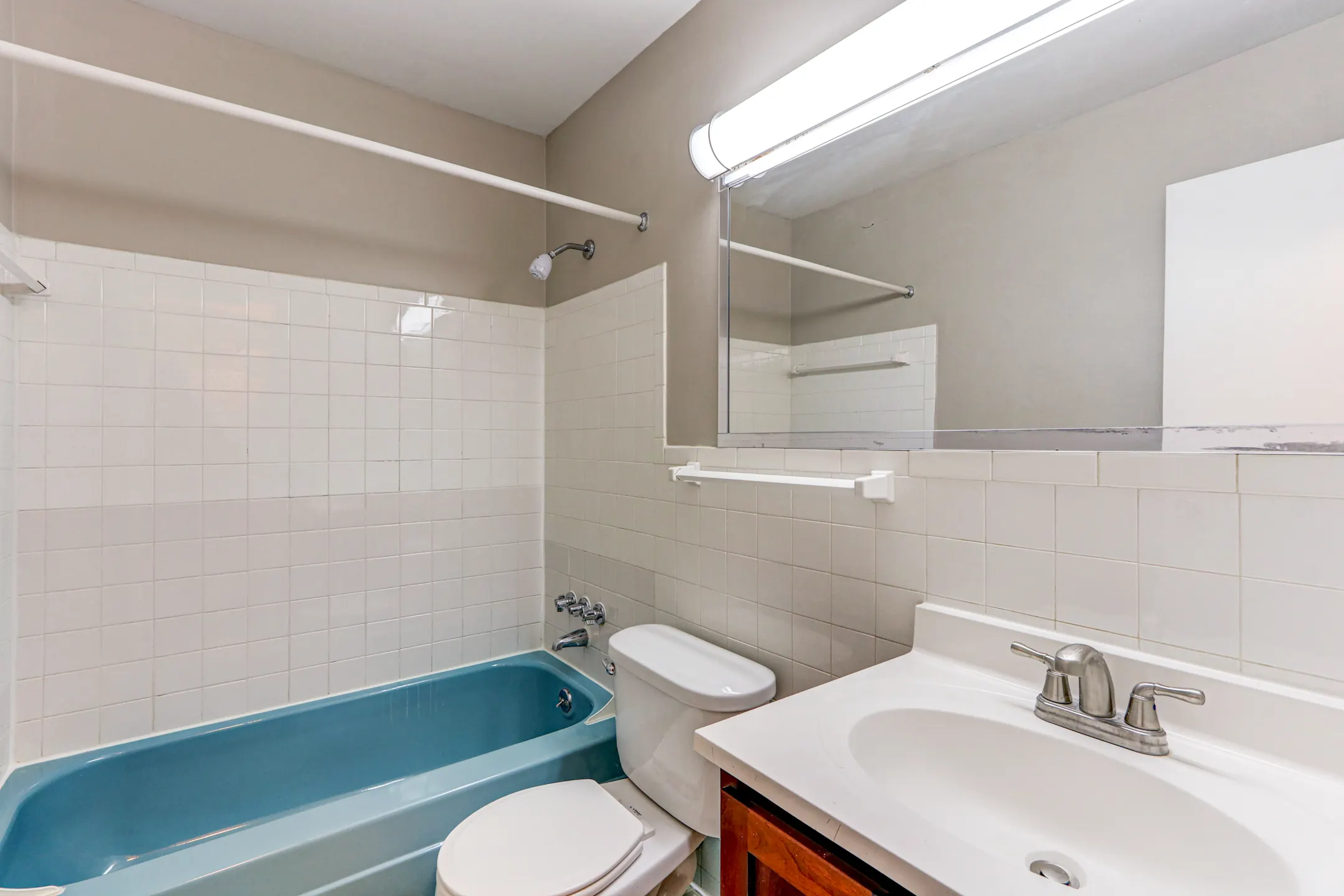 Bathroom - Carriage Park Apartments - Pittsburgh, PA