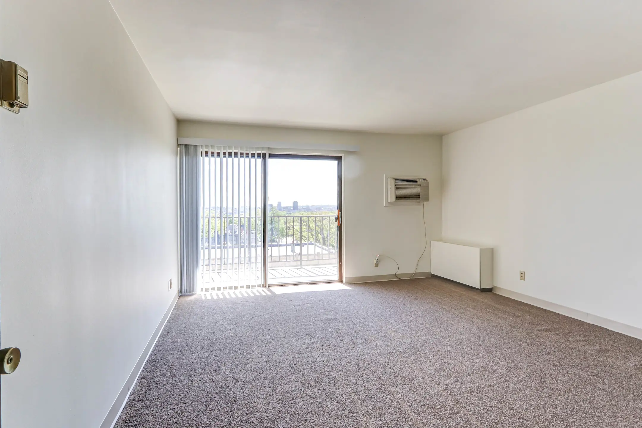 Highland Square Apartments Akron, OH 44303