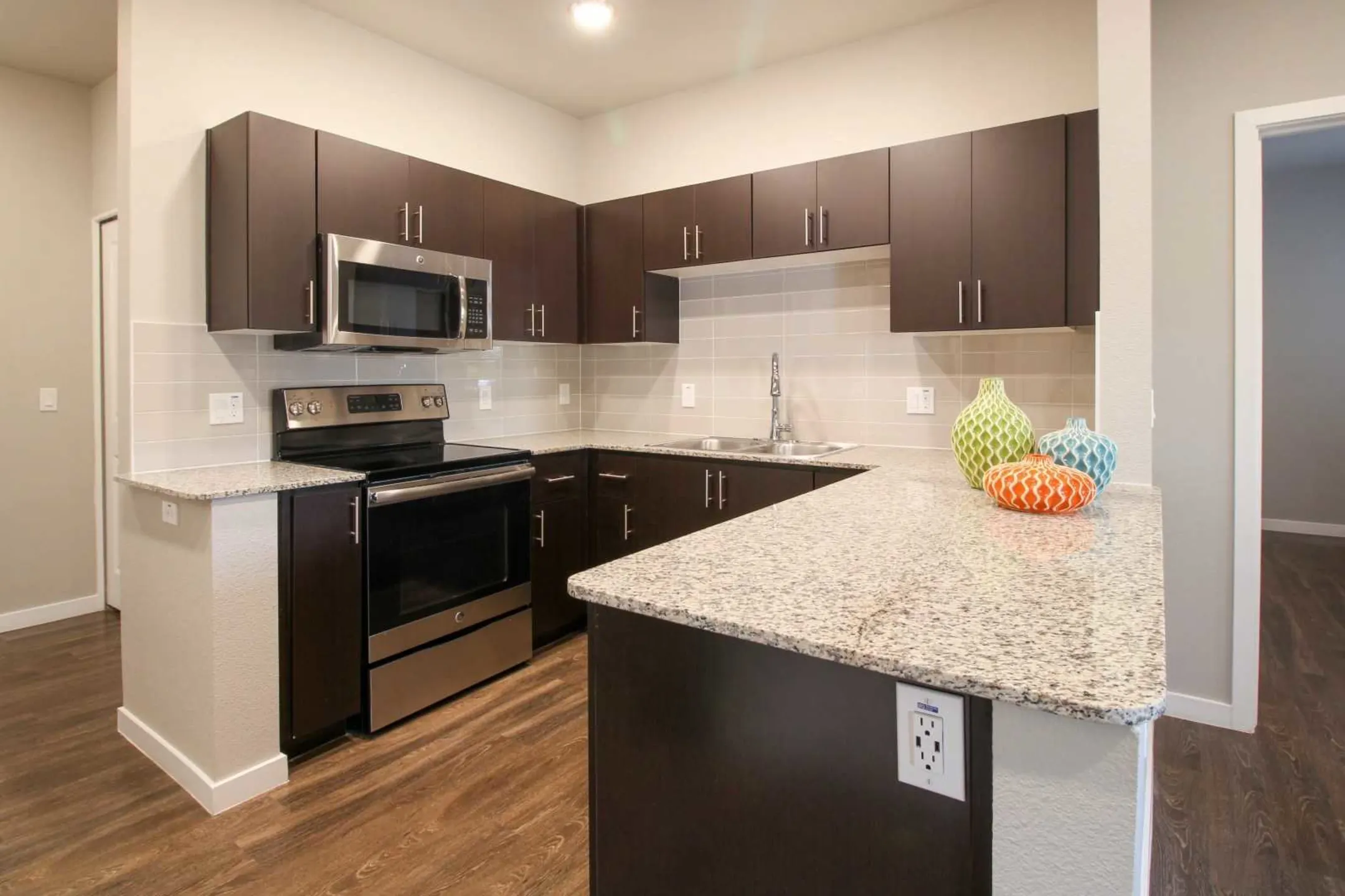 Kitchen - The Cooper 202 - Chandler, AZ