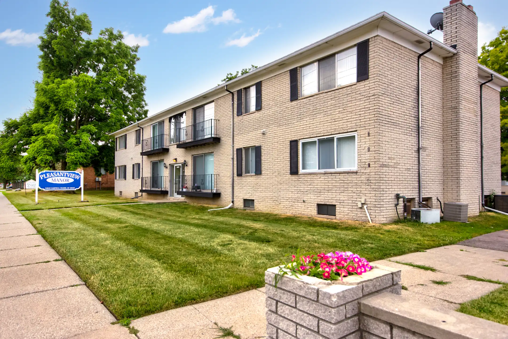 Pleasantview Manor Apartments Apartments Fraser, MI 48026