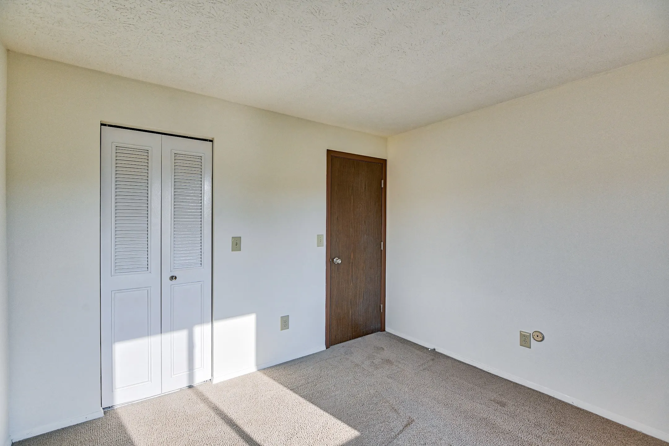 Chateau Perry Apartments 951 Perry Hwy Pittsburgh, PA Apartments