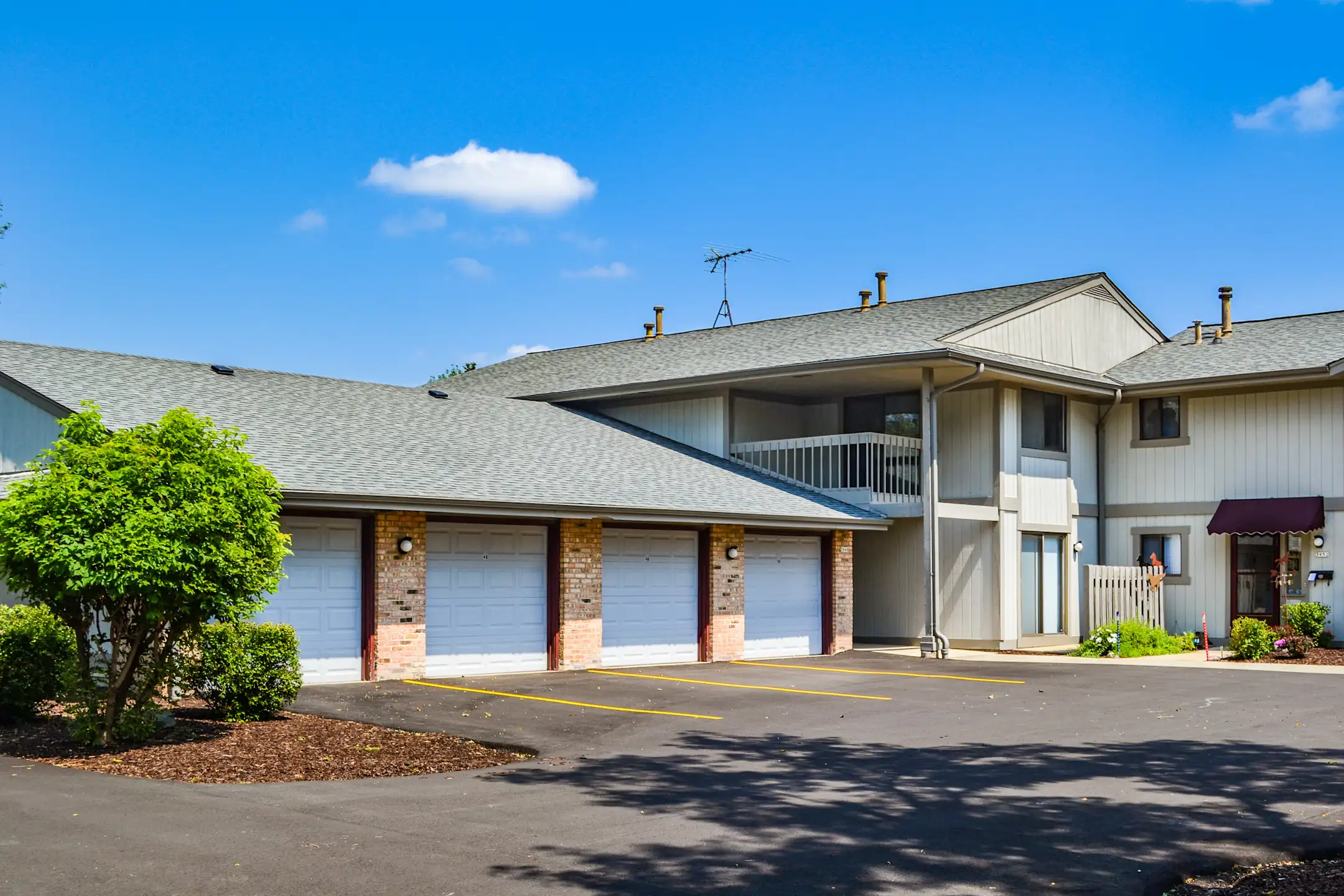 Tara Hill Apartment Homes 39043966 South Tara Hill Drive Greenfield, WI Apartments for Rent