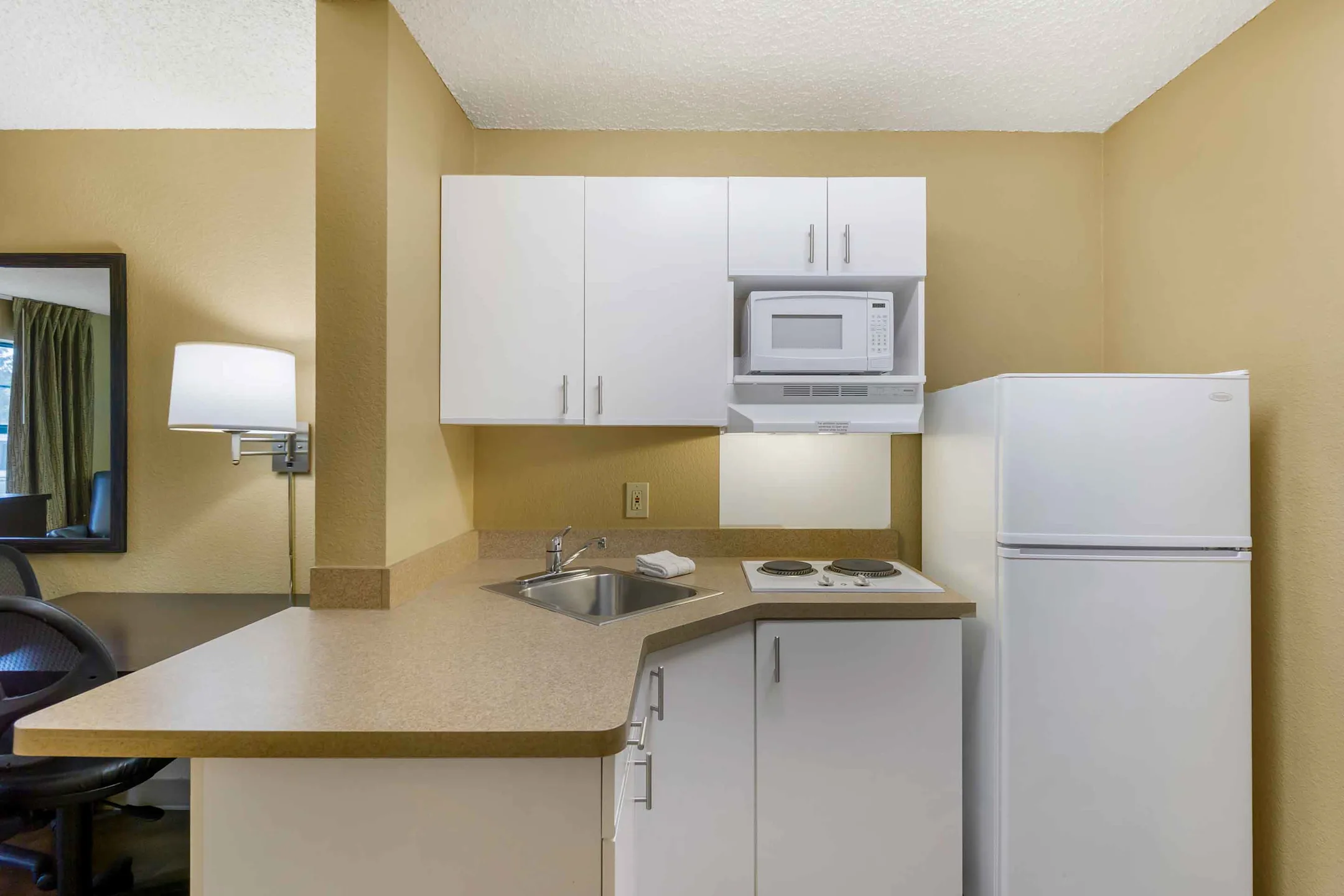 Kitchen - Furnished Studio - Seattle - Kent - Kent, WA
