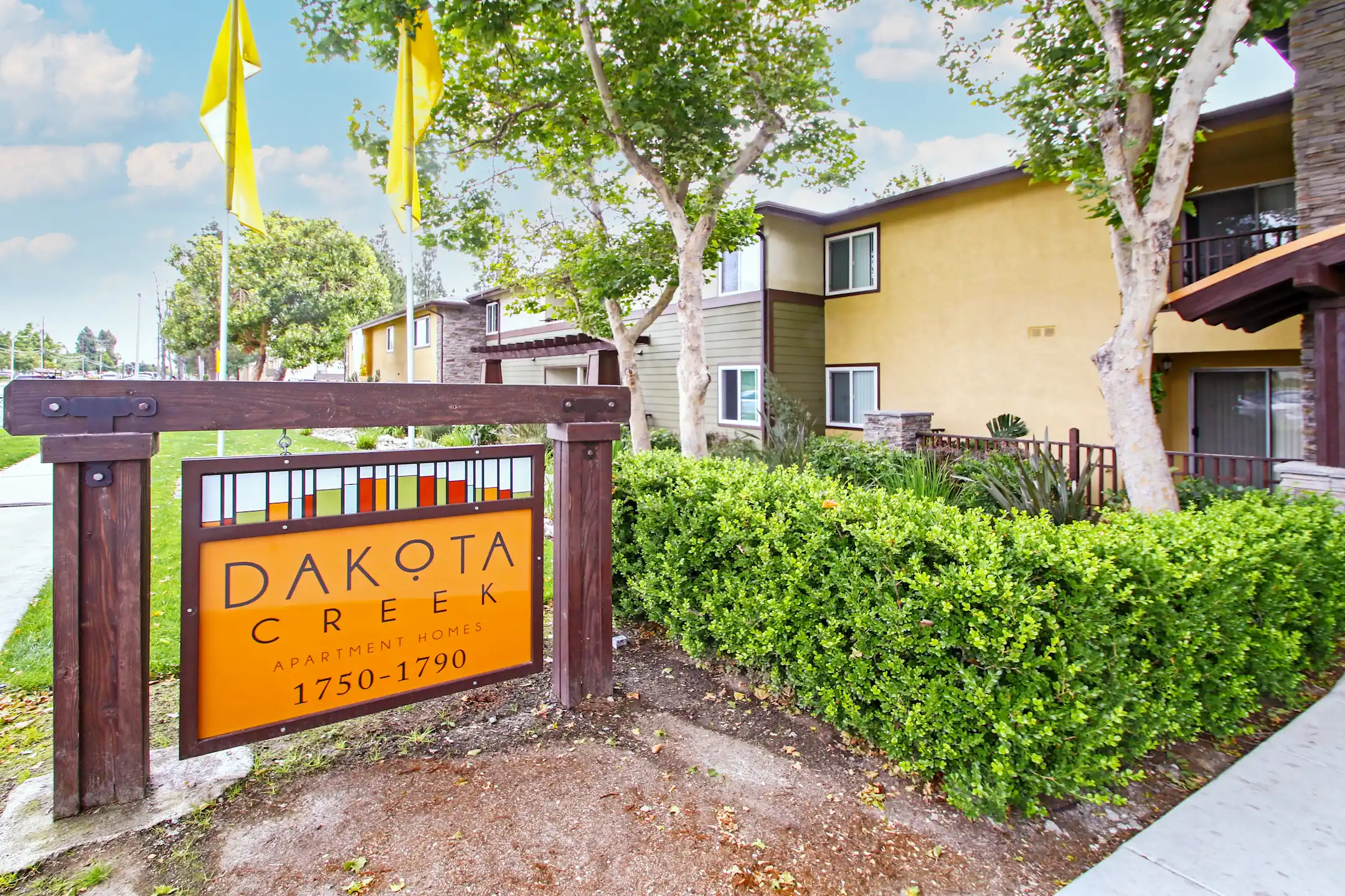 Dakota Creek Apartments 1790 W Arrow Rte Upland, CA Apartments for