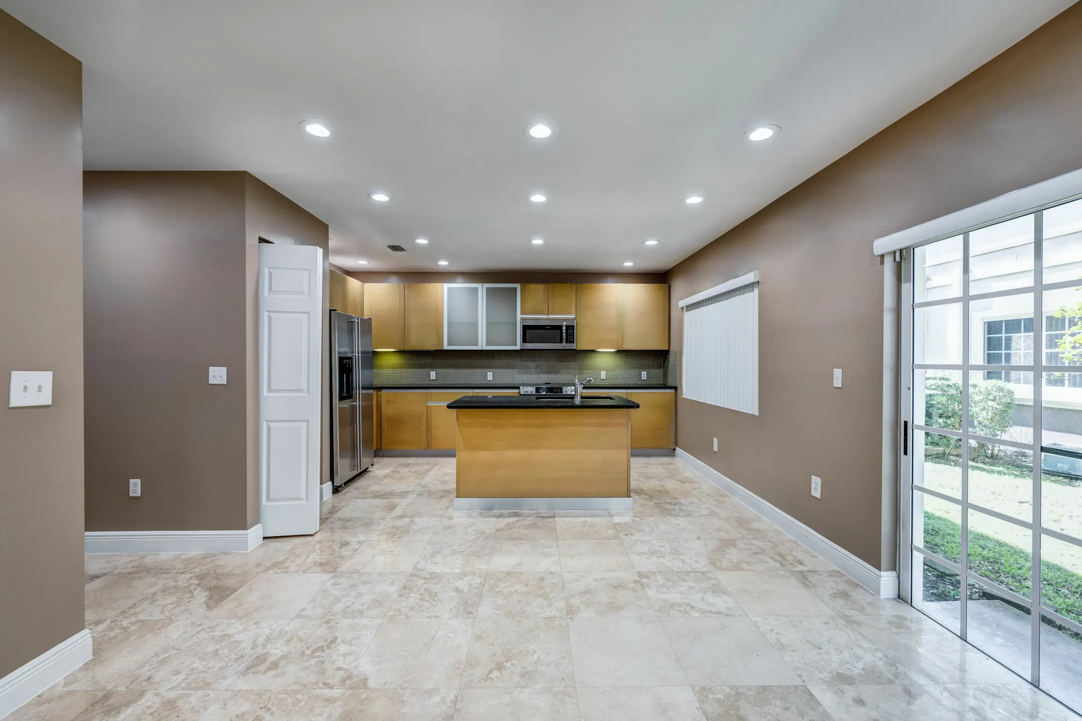 Royal Oaks Townhomes - Hollywood, FL