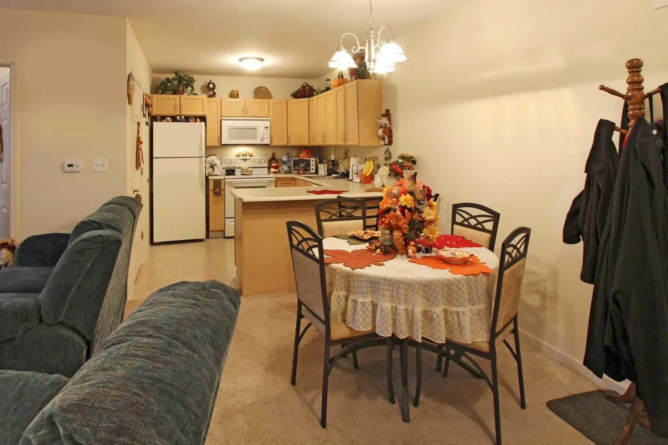 Dining Room - Harborcreek Senior Apartments - Erie, PA