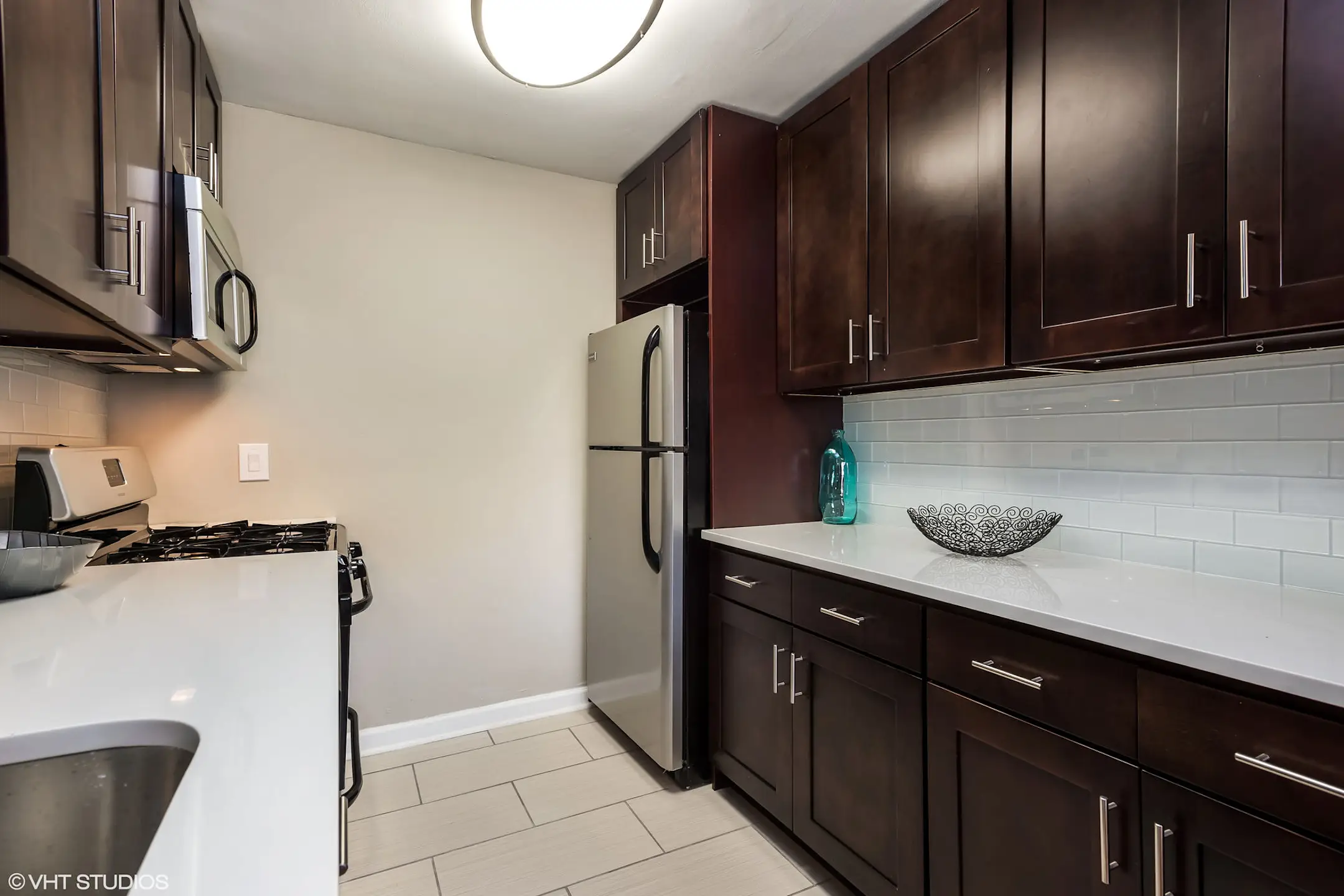 Metropark Station Apartments Apartments Iselin, NJ 08830