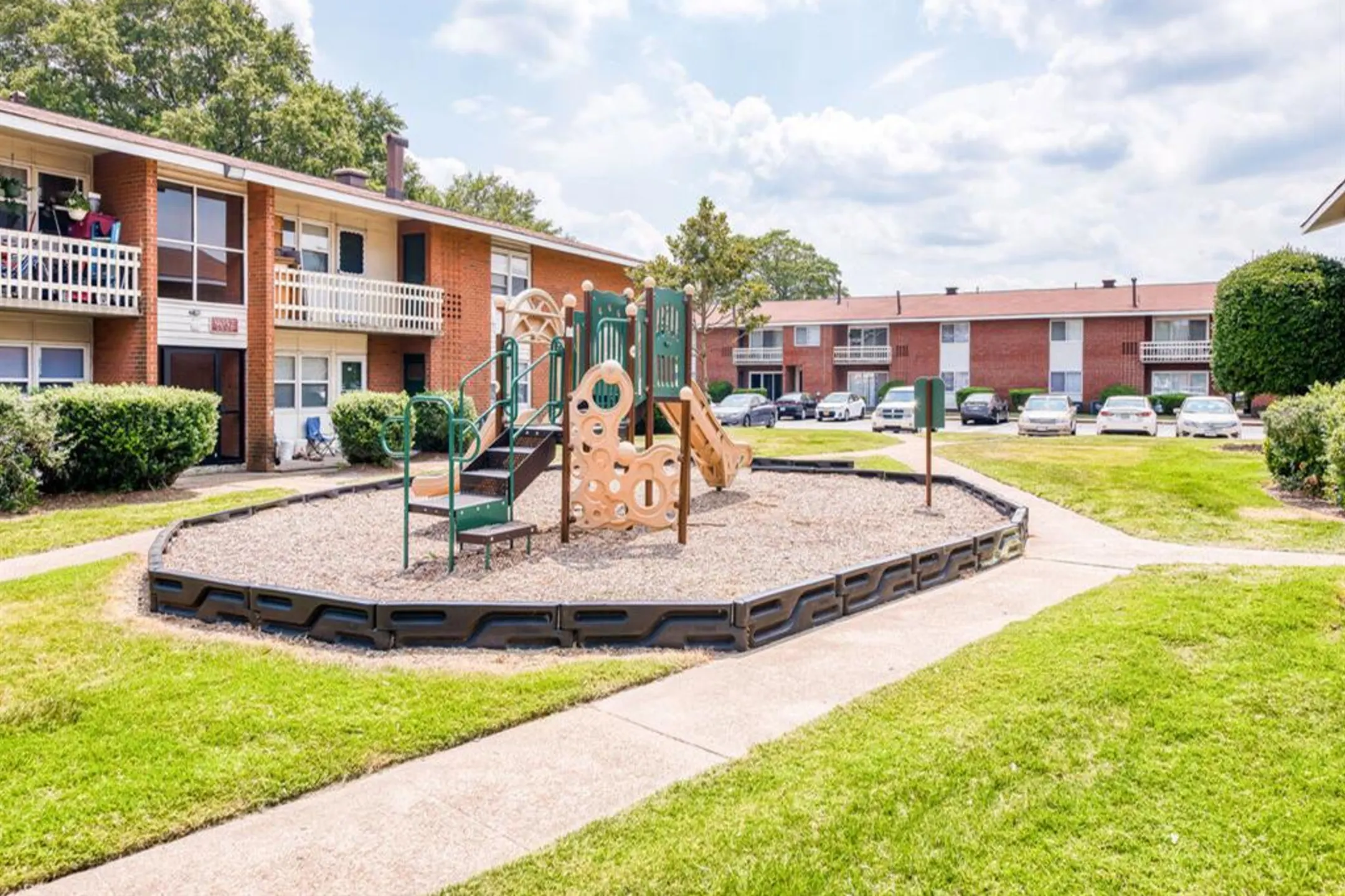 Gates Of West Bay Apartments