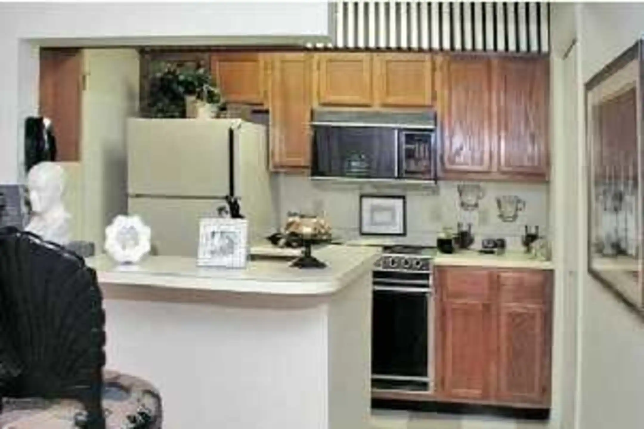 Kitchen - Tallow Wood Apartments - Bossier City, LA