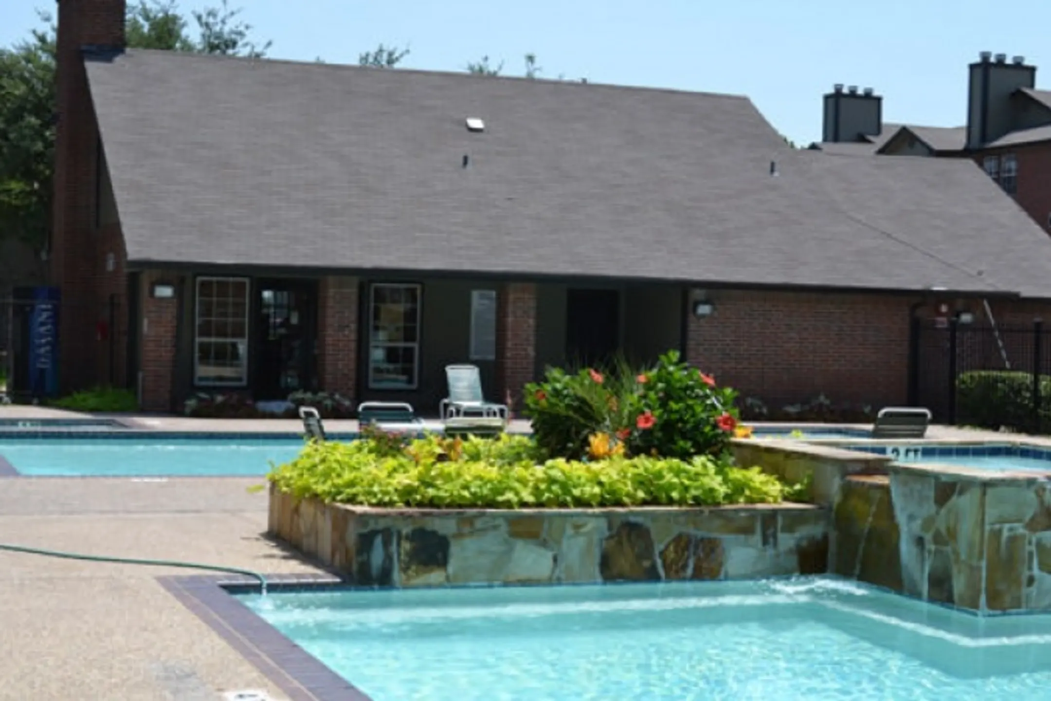 Pool - Buena Vista Estates - Dallas, TX
