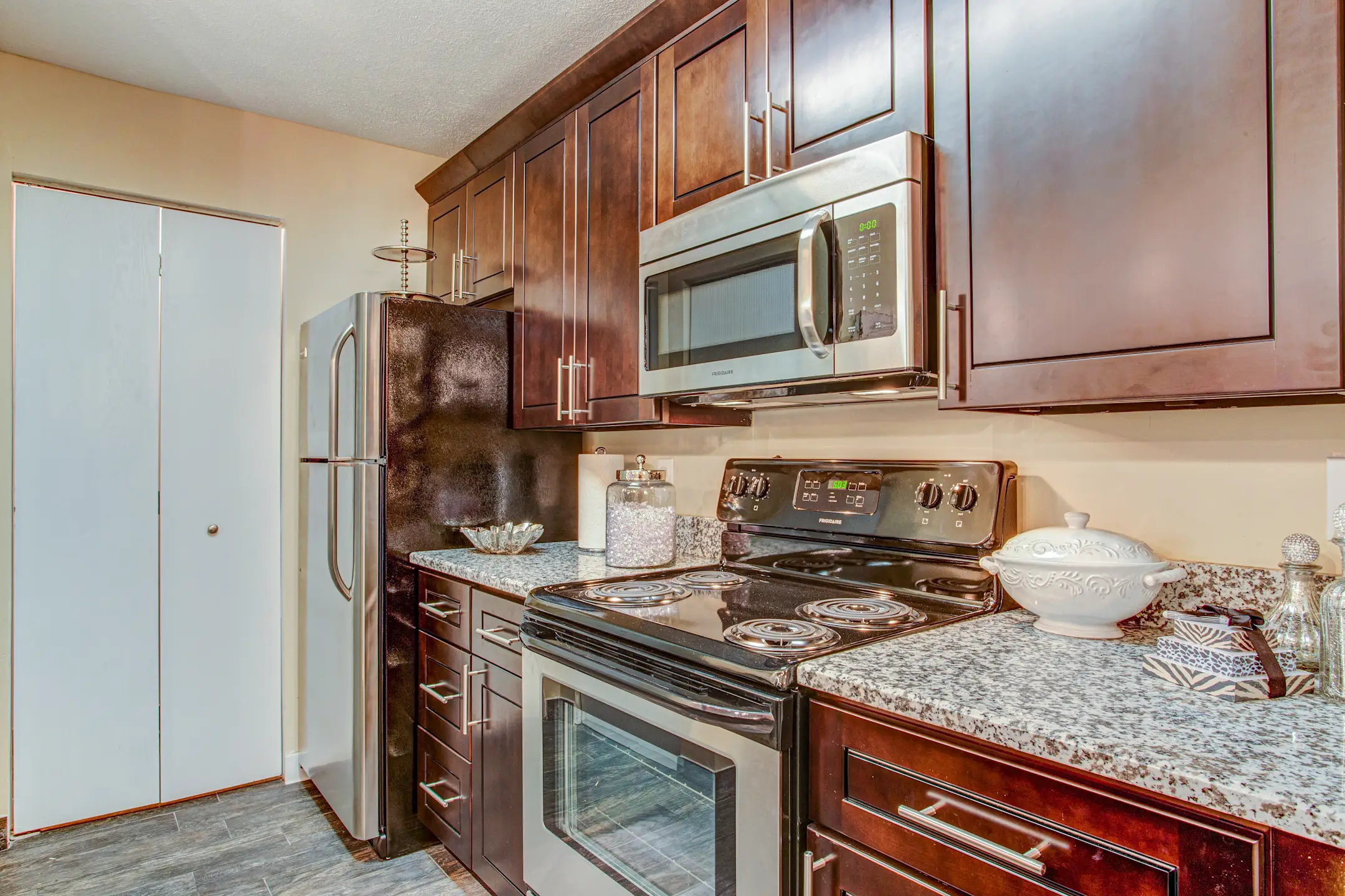 Polo Club Apartments Strongsville, OH 44136