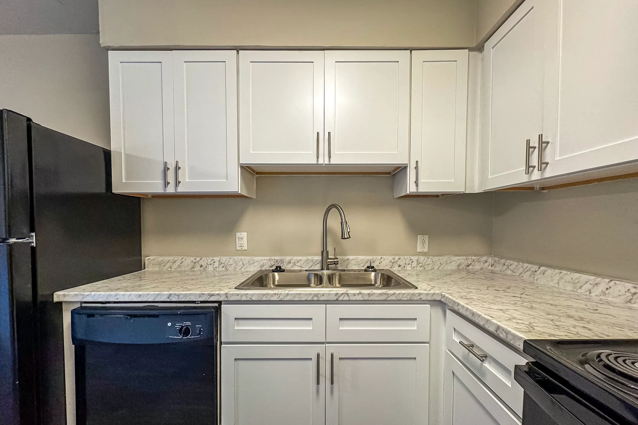 Kitchen - Gardenbrook Apartments - Columbus, GA