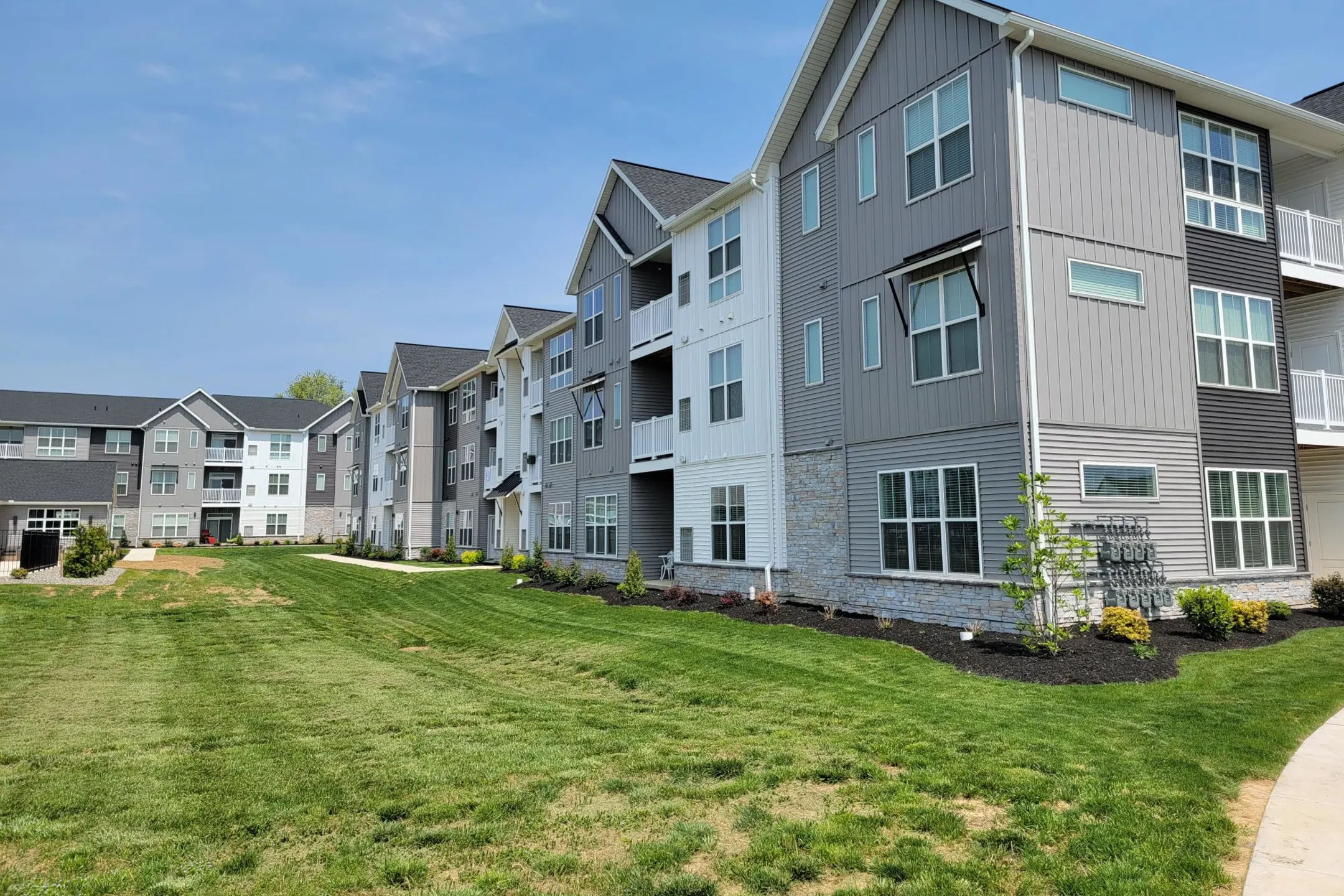 Park West at Legacy Park Apartments - Mechanicsburg, PA 17055