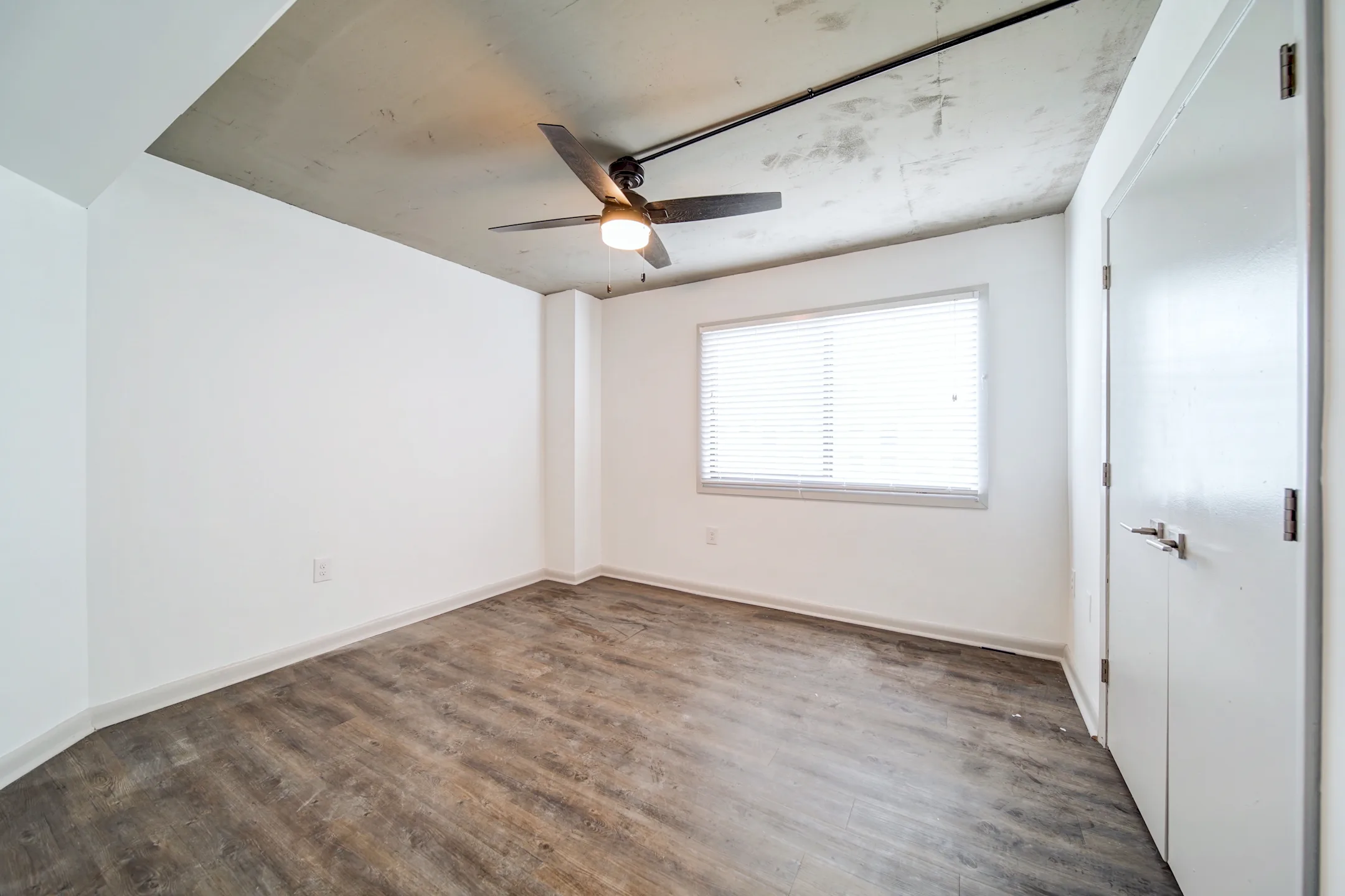 Bedroom - Acasa Vista Towers - Columbia, SC