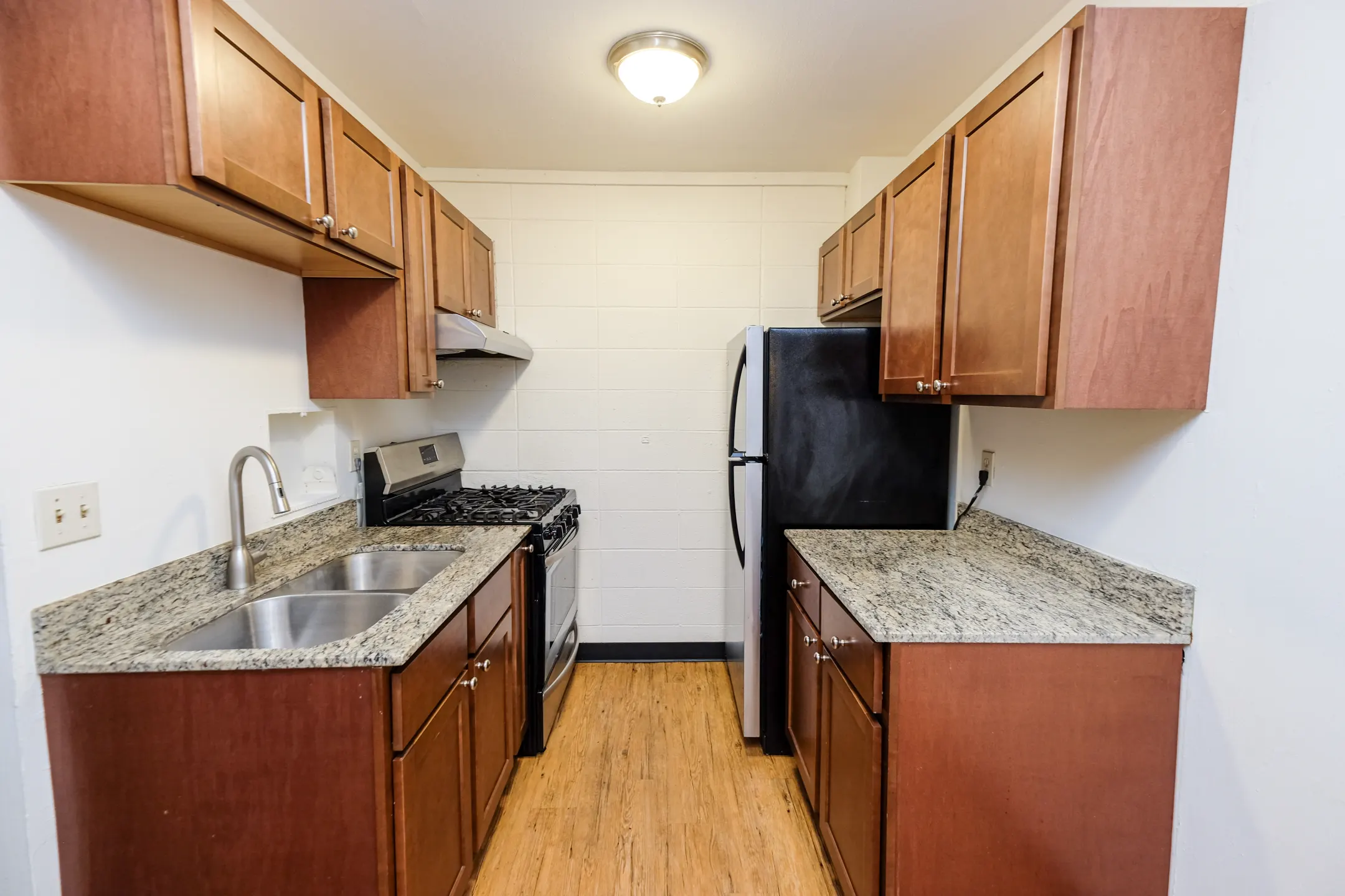 2200 Pillsbury Avenue Apartments - 2200 Pillsbury Ave S 