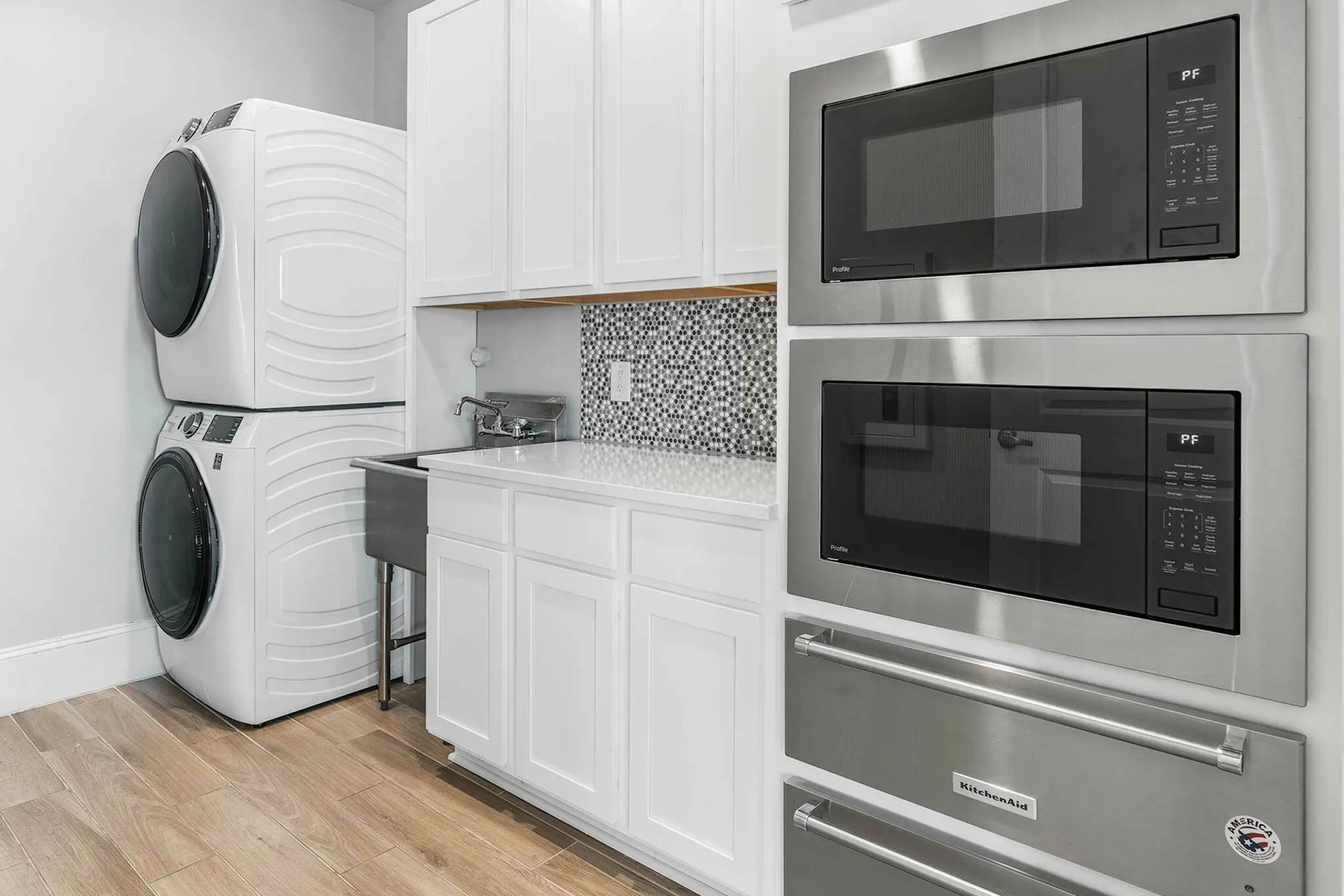 Kitchen - LEO at West Fork - Conroe, TX