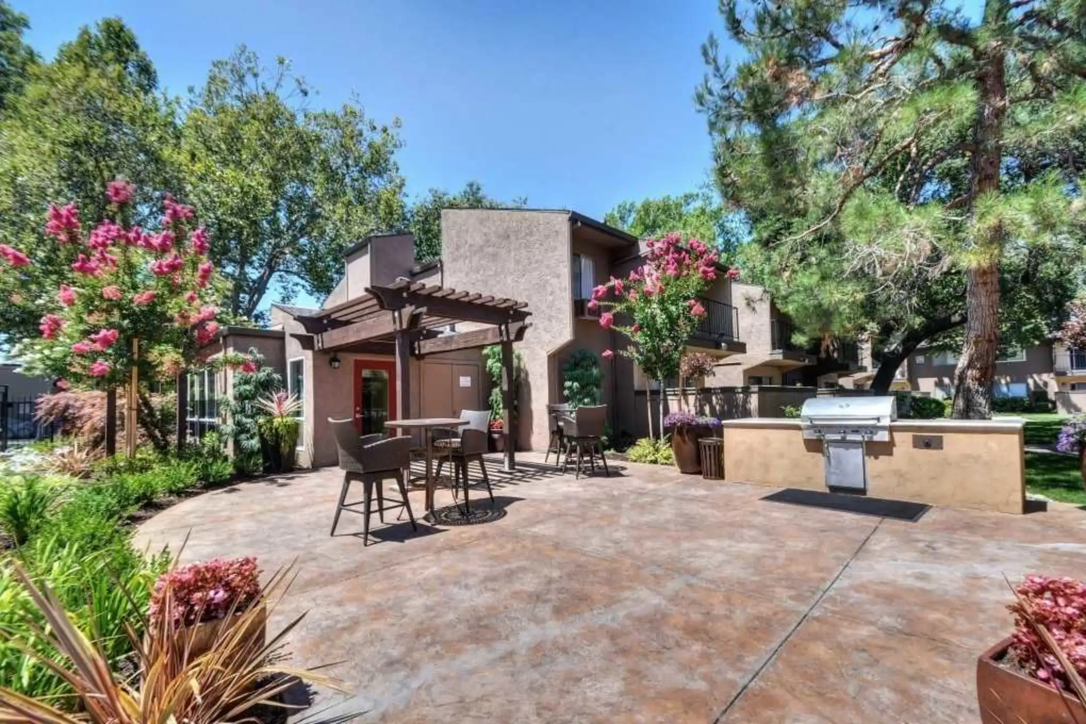 Patio / Deck - City Park Apartments - Sacramento, CA