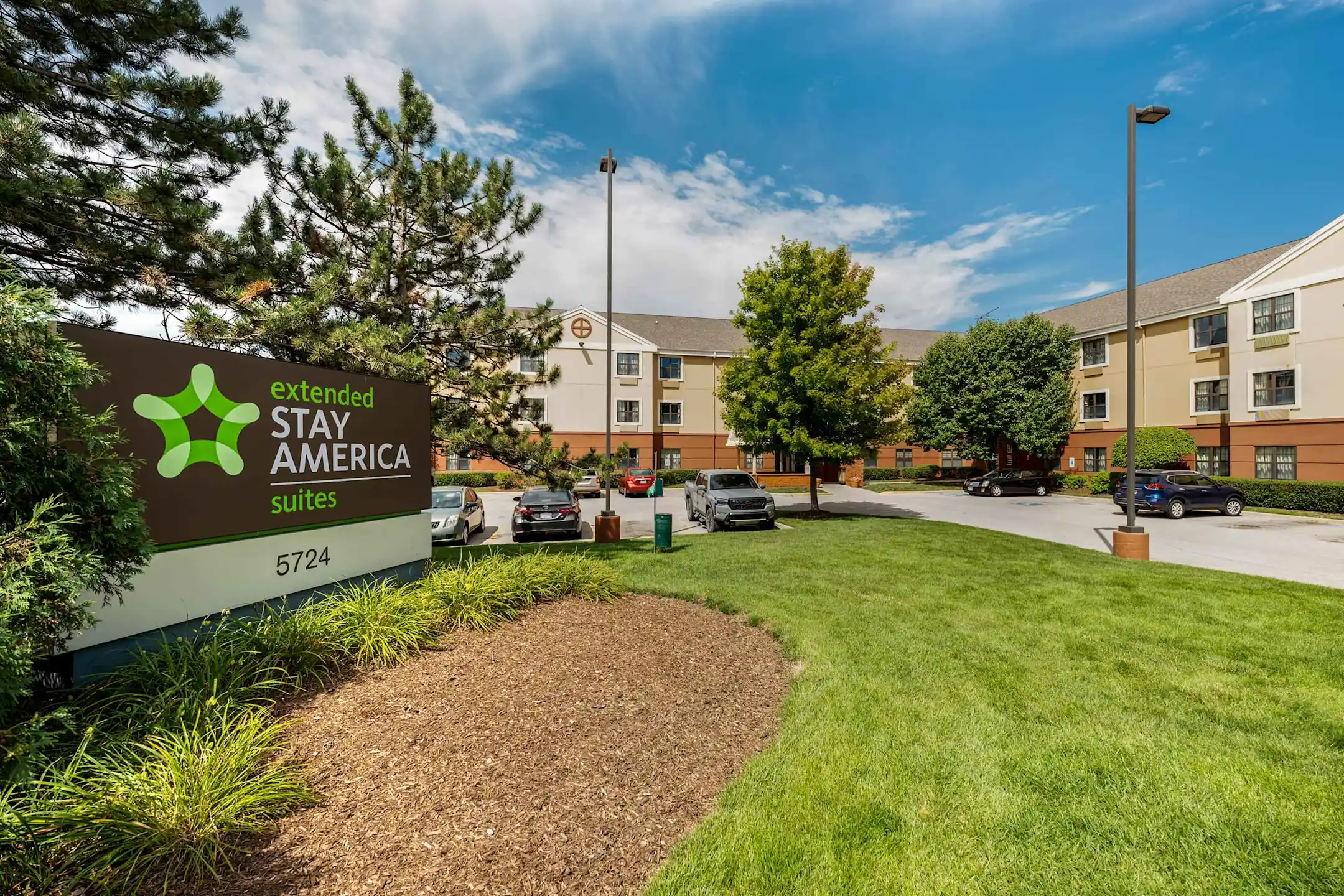 Furnished Studio Chicago Gurnee Apartments Gurnee, IL 60031