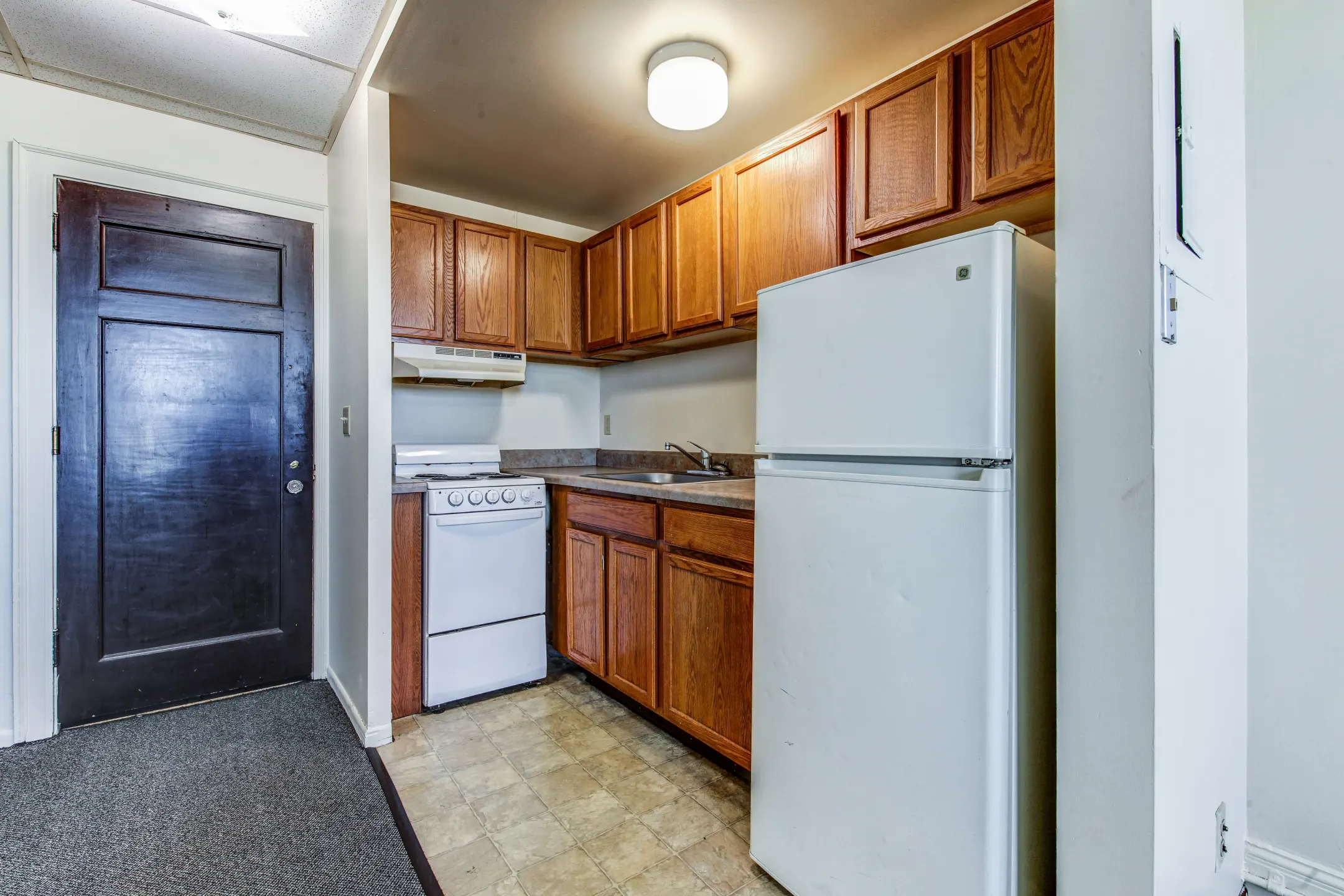 Faust Landmark Apartments Apartments Rockford, IL 61104