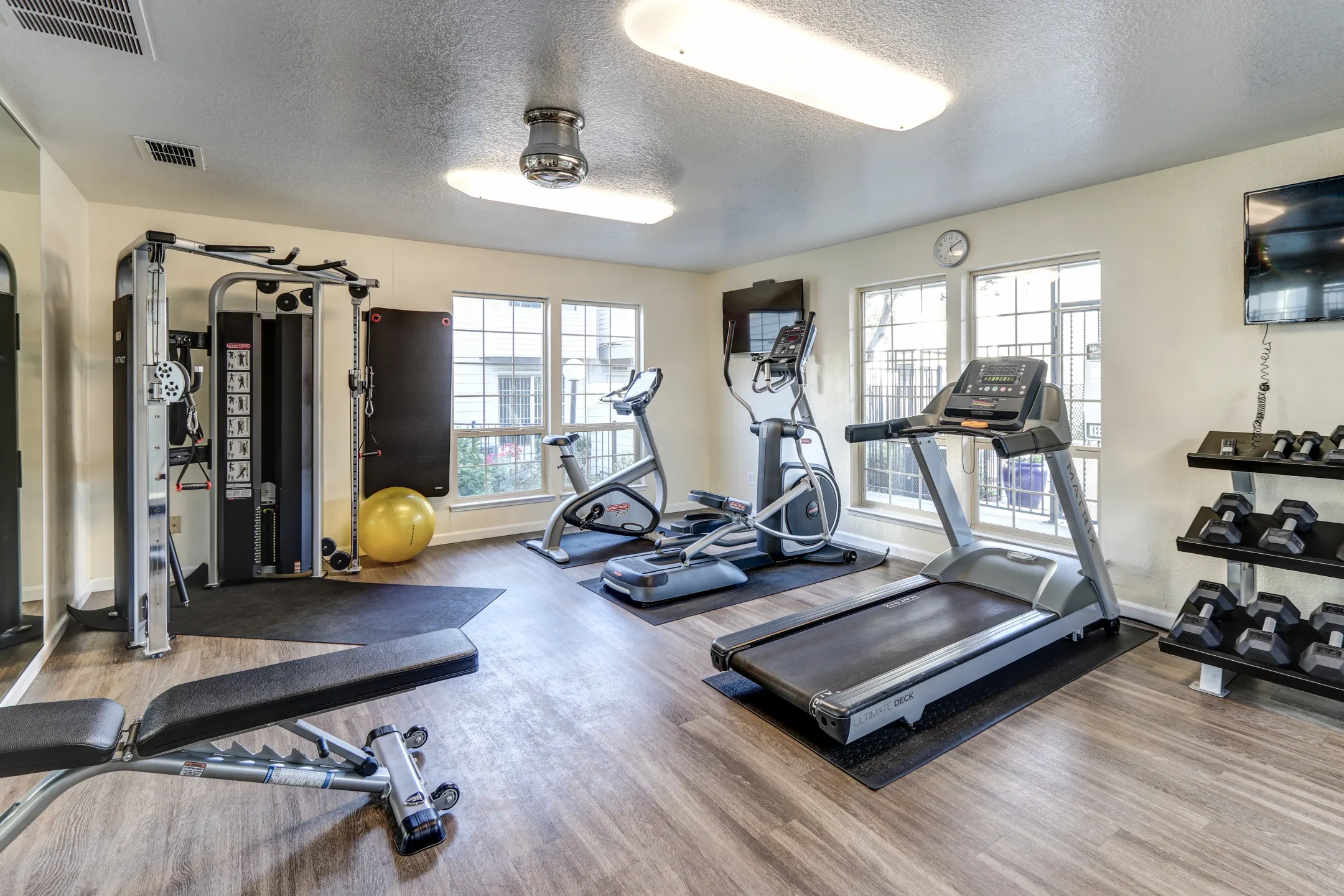 Fitness Weight Room - Cobblestone Creek - Roseville, CA