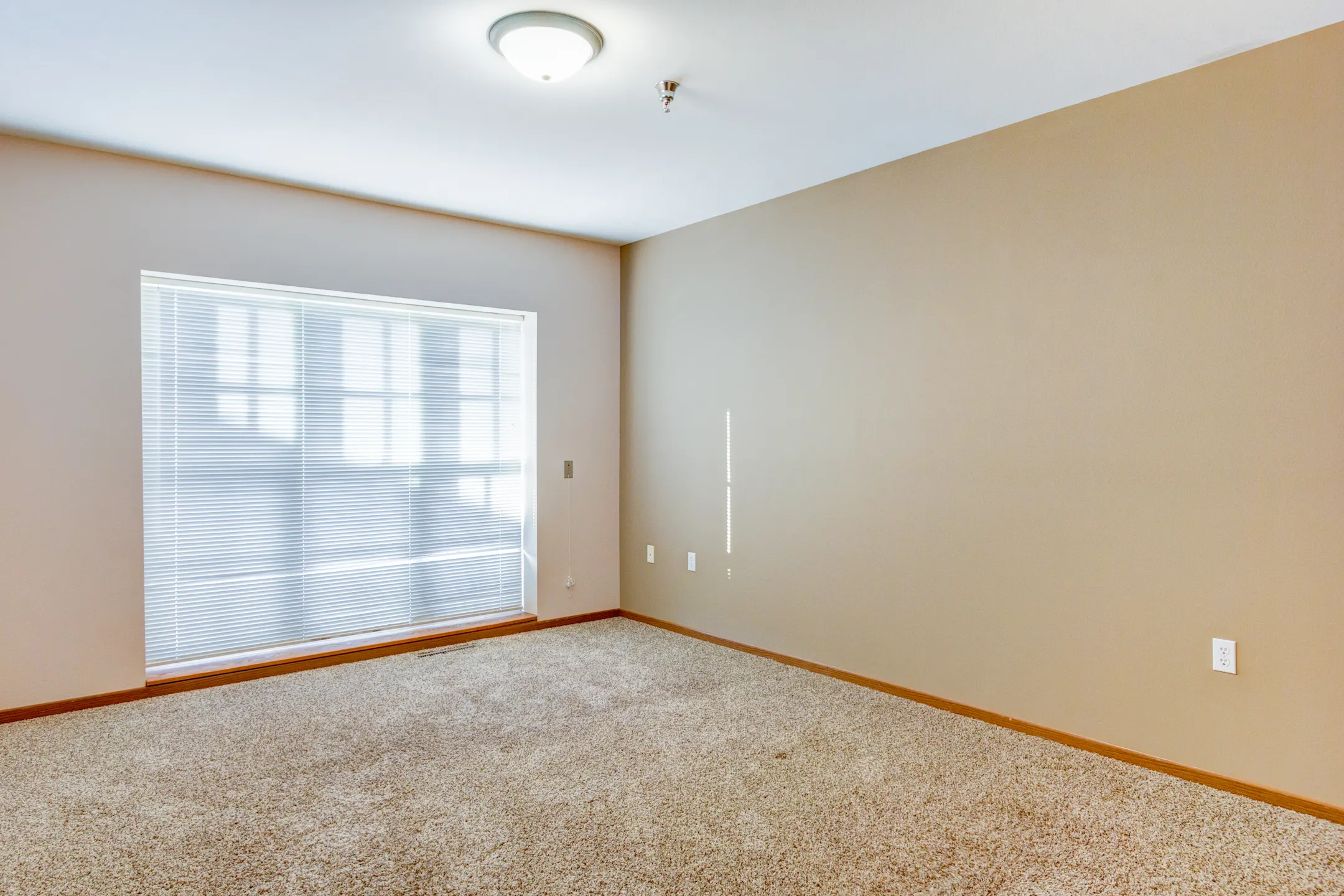 Alcott Manor Apartments Grand Forks, ND 58203