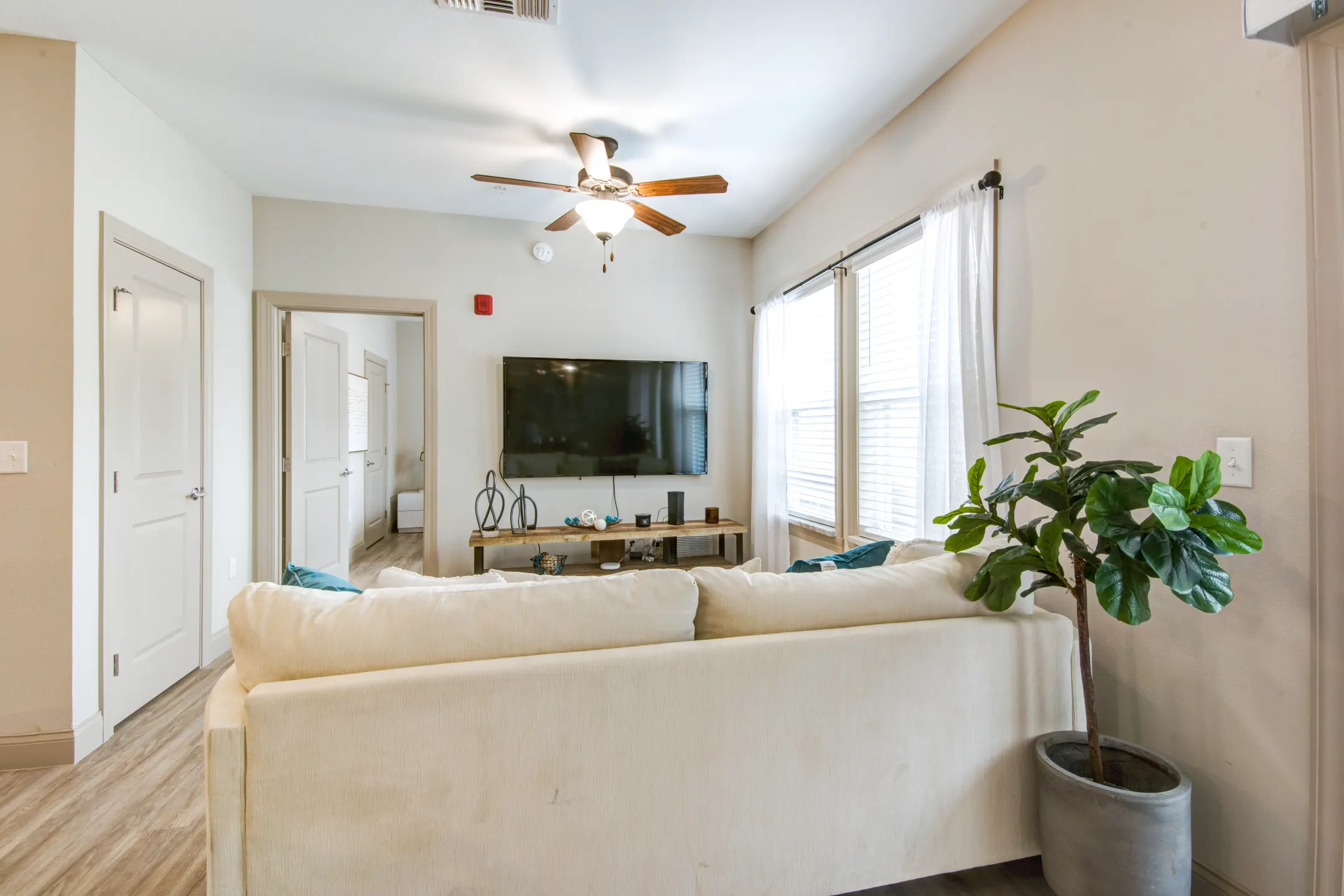 The Hamilton at Lakeside Apartments Kissimmee, FL 34741