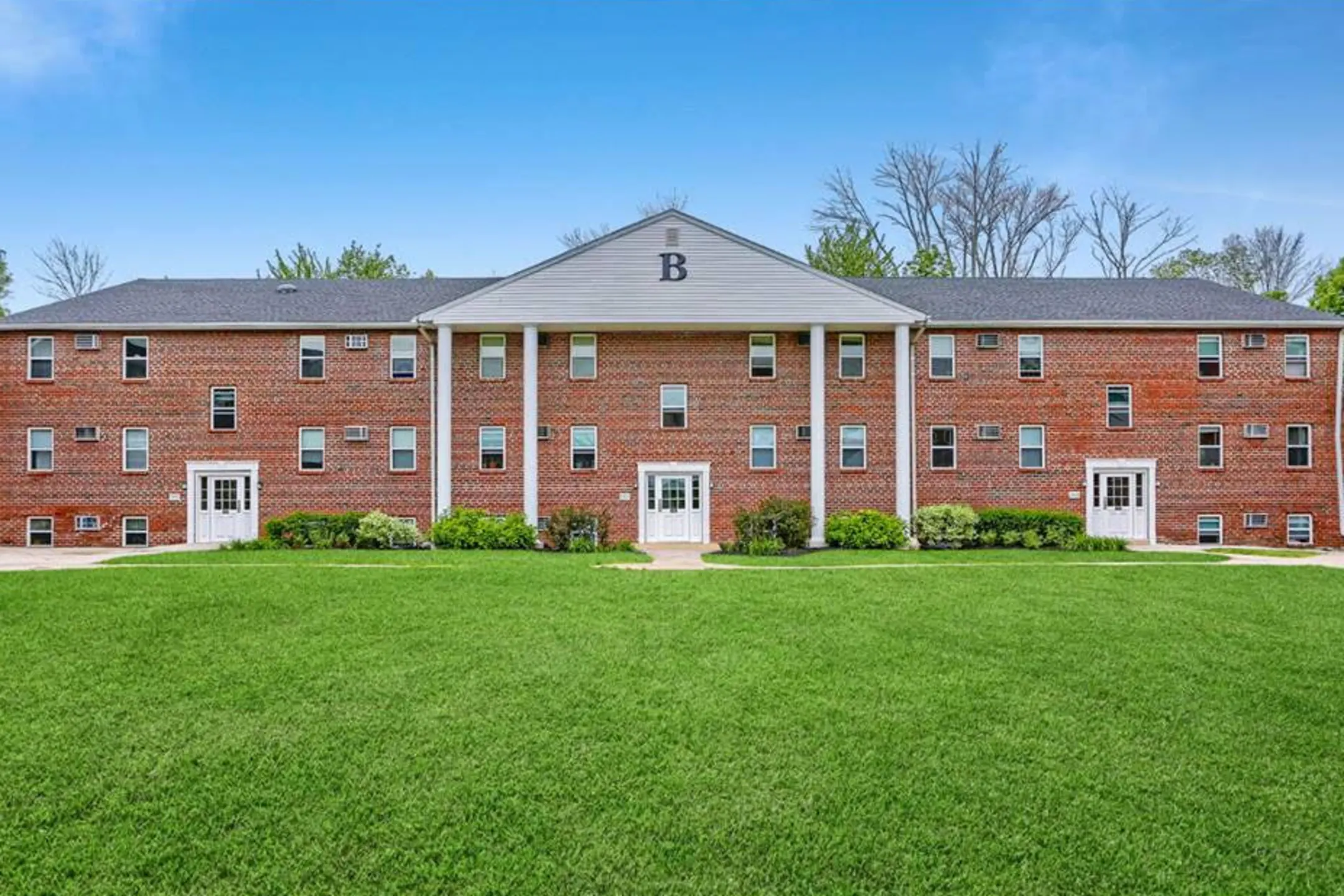 Colony Arms Apartments Norristown, PA 19403