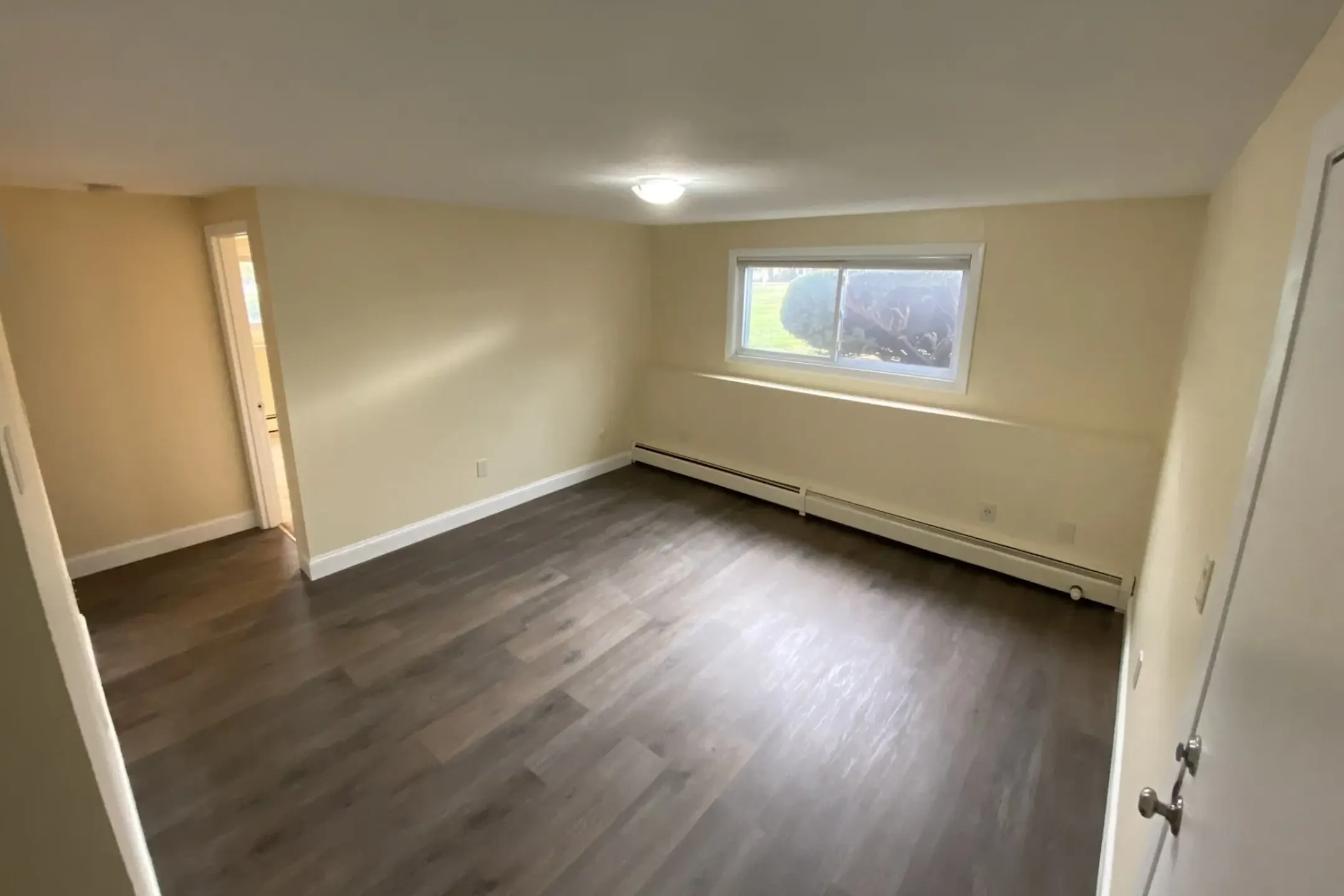 Woodlands, The 79 South Rd Londonderry, NH Apartments for Rent Rent.