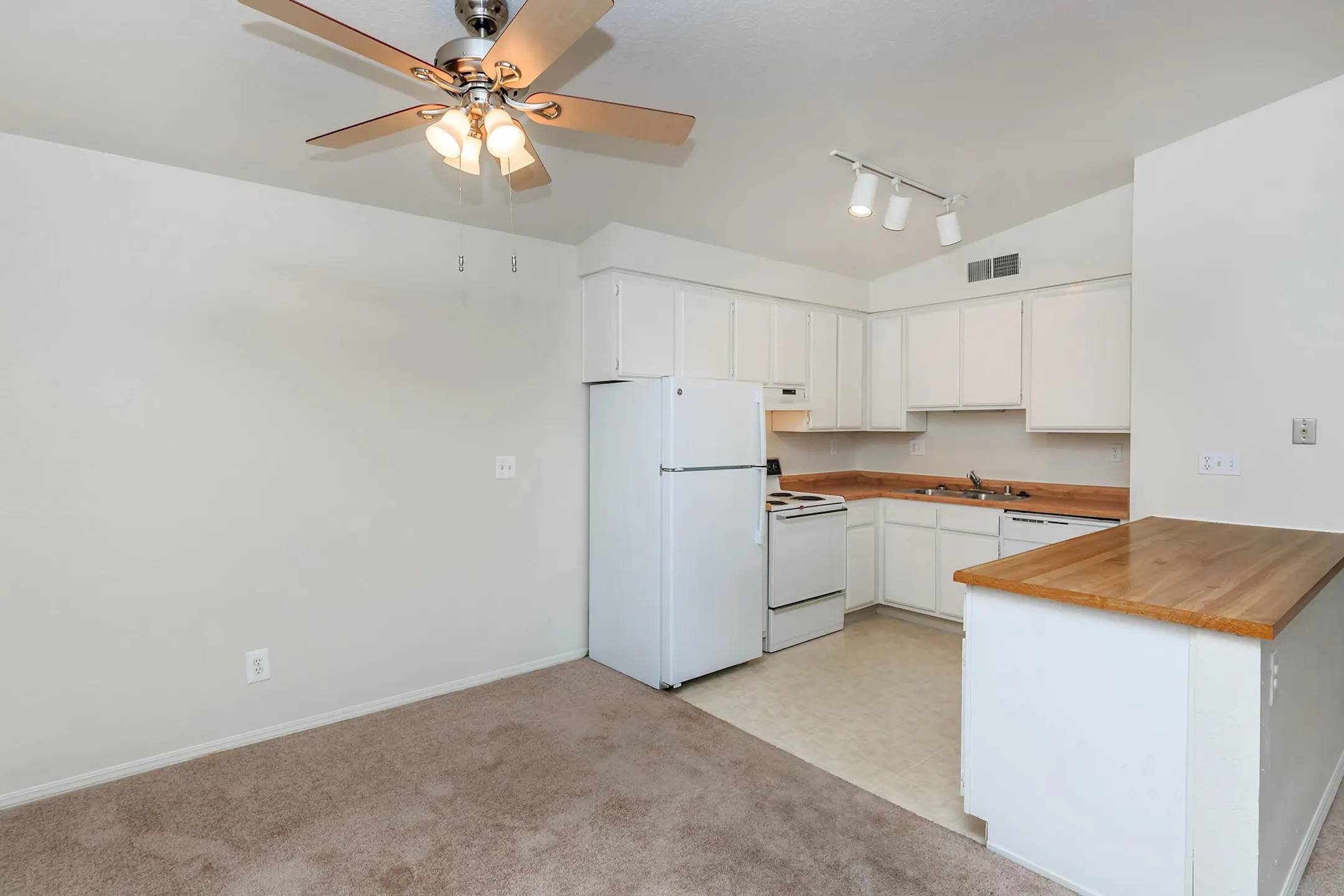 Beechwood Apartments Apartments Fresno, CA 93711