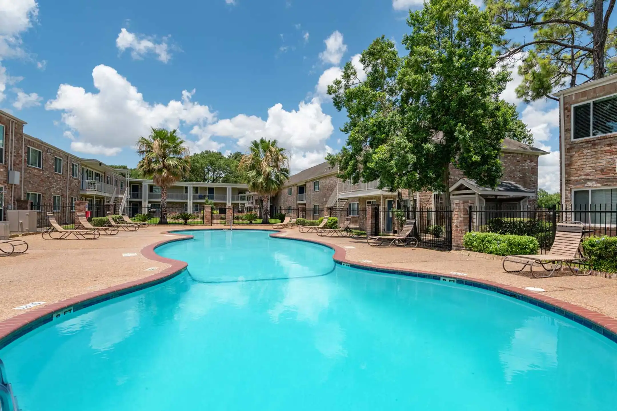 Cherrybrook Place Apartments - Pasadena, TX 77502