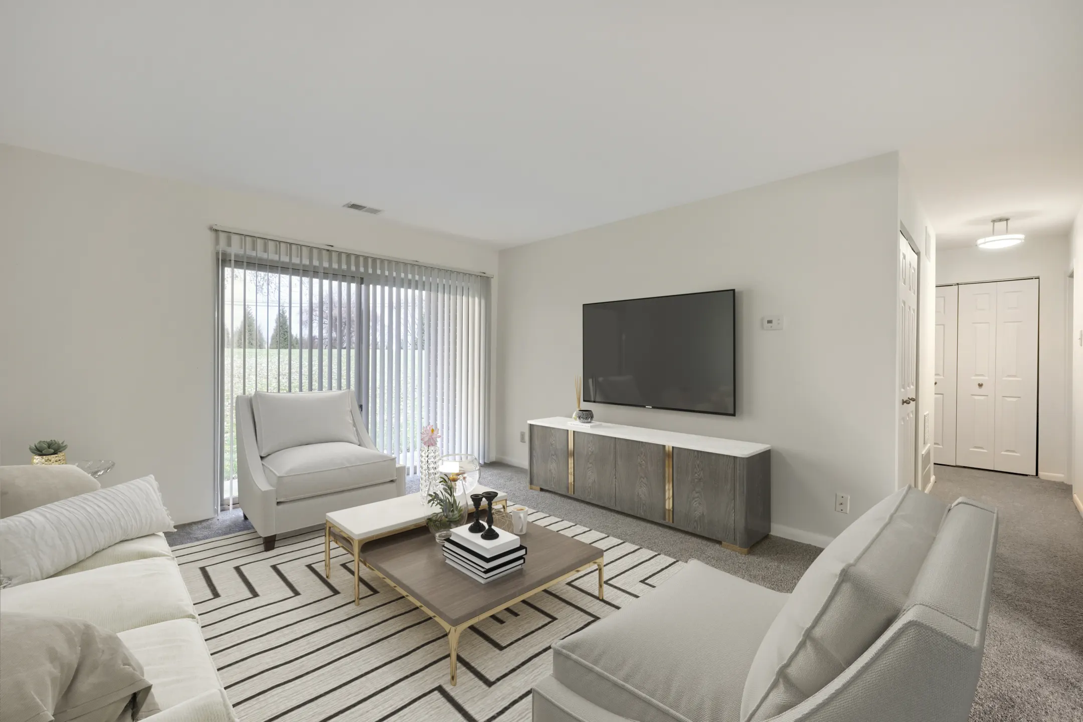 Living Room - Oakview Estates - Lancaster, PA