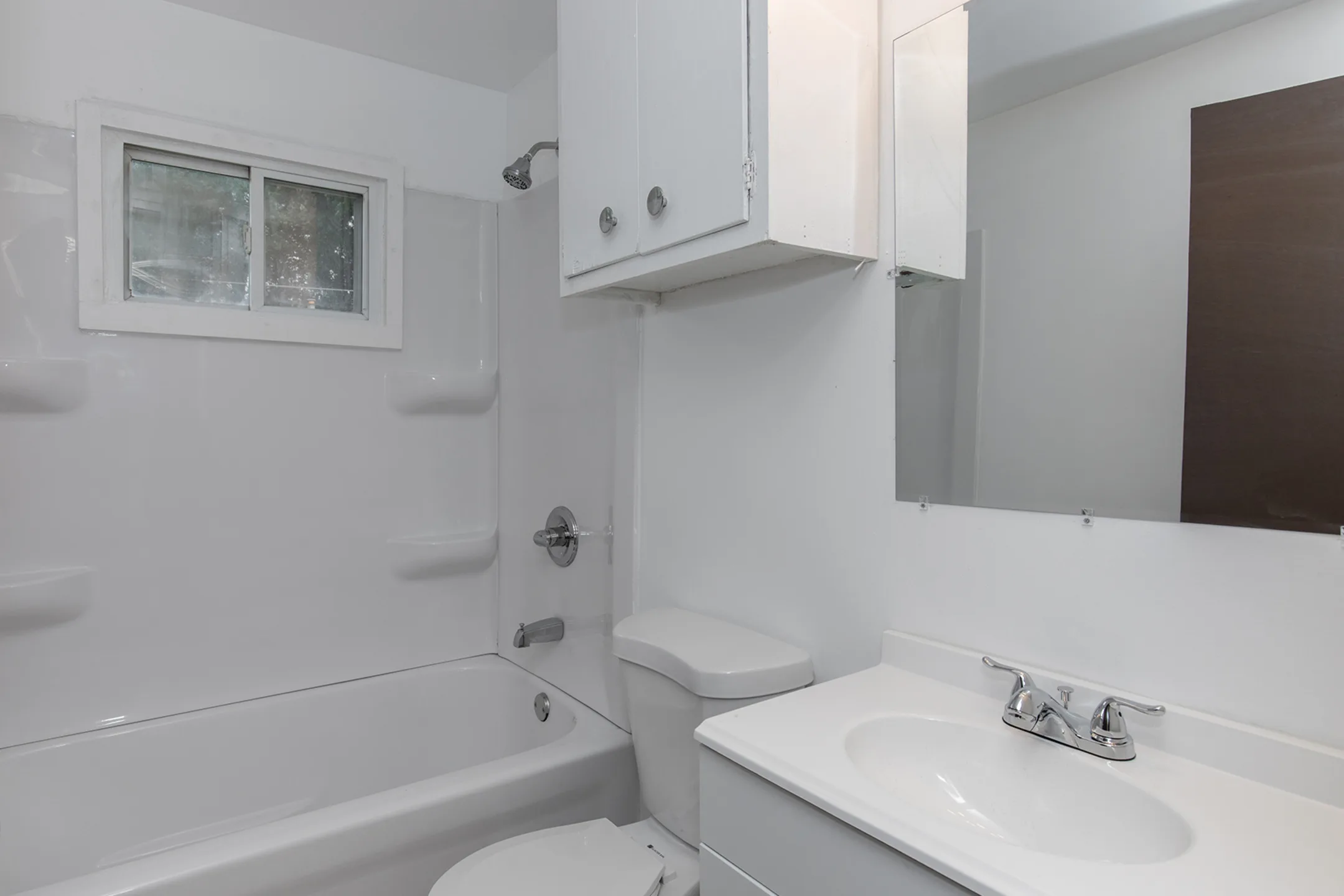 Downtown Town Homes 2124 Grant Street Bettendorf, IA Apartments for