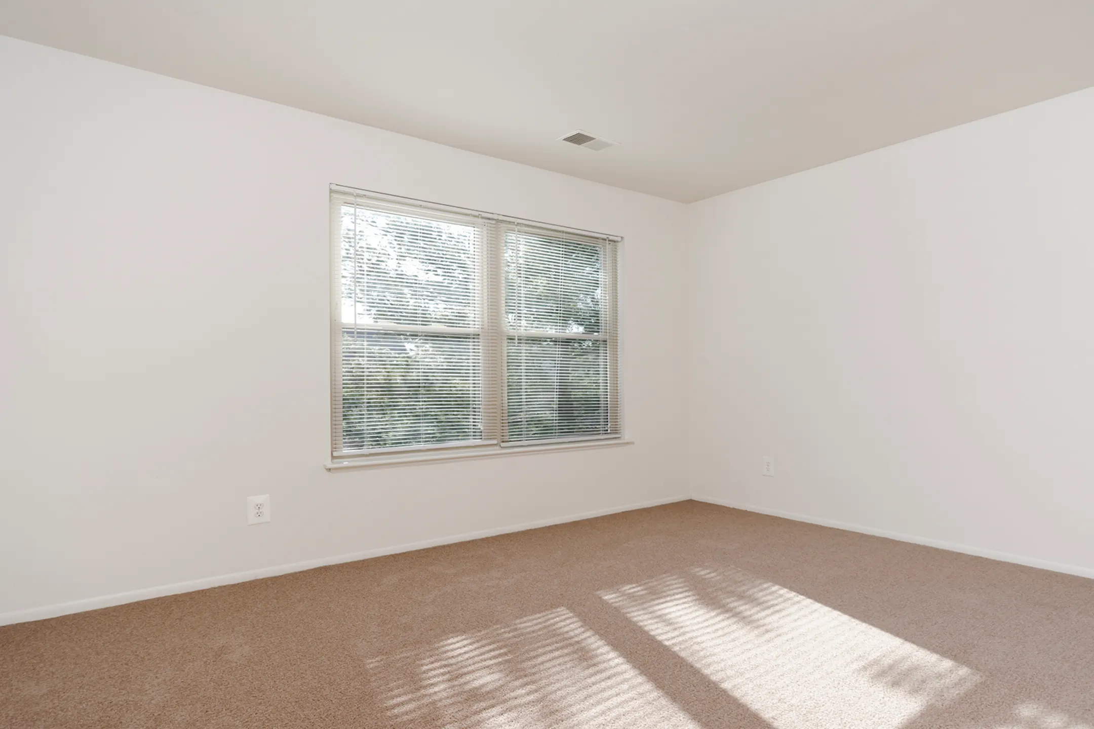 Shenandoah Crossing Apartment Homes 13300 Blueberry Ln Fairfax, VA Apartments for Rent Rent.