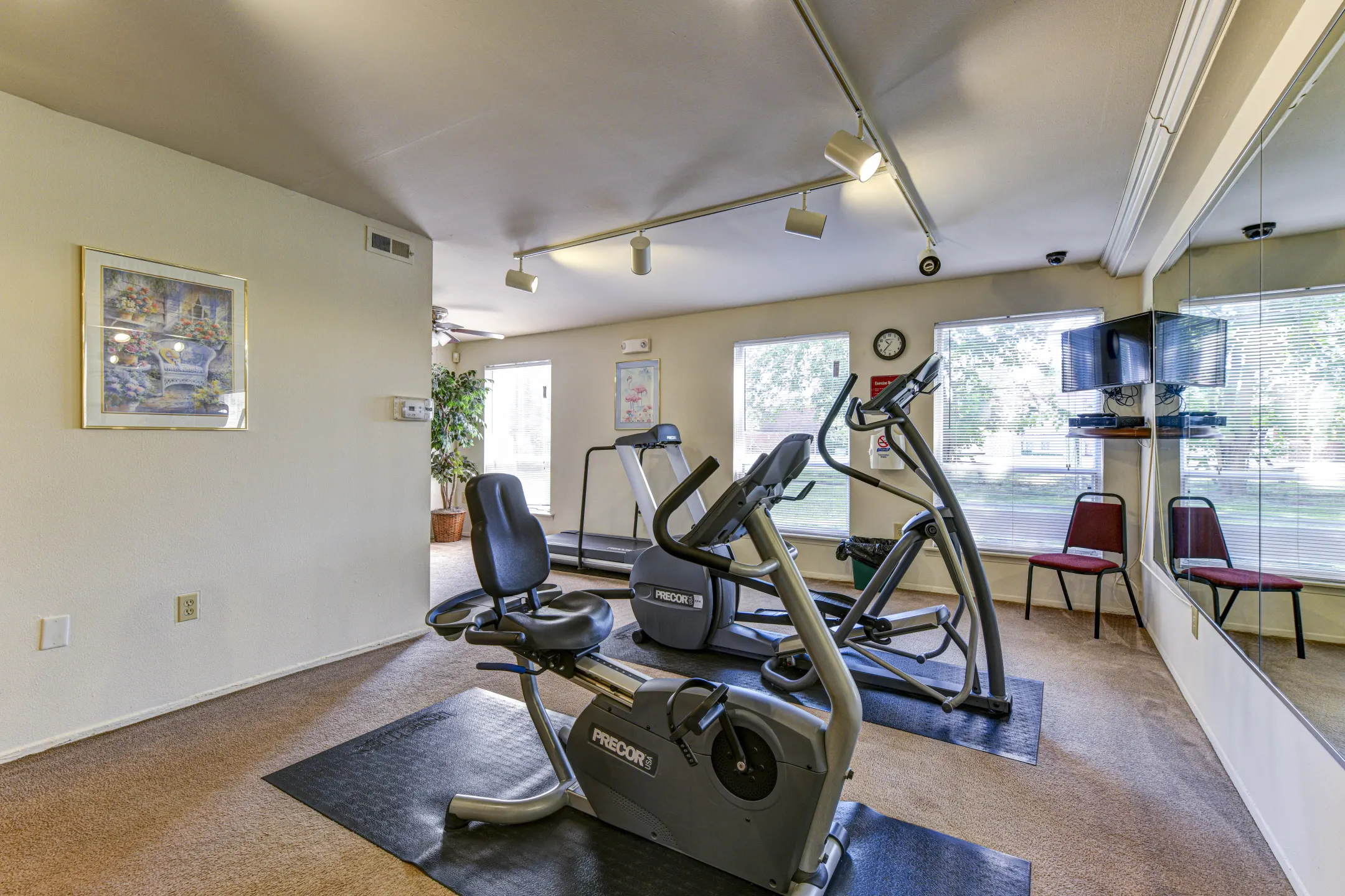 Fitness Weight Room - Robin Hill Apartments - Voorhees, NJ