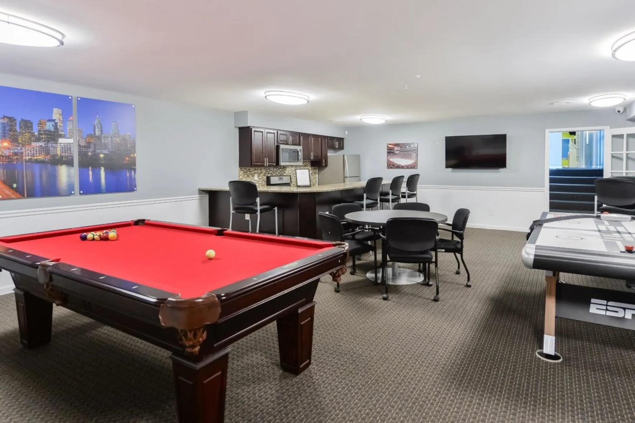 Sherwood Crossing Apartments & Townhomes 3400 Red Lion Rd