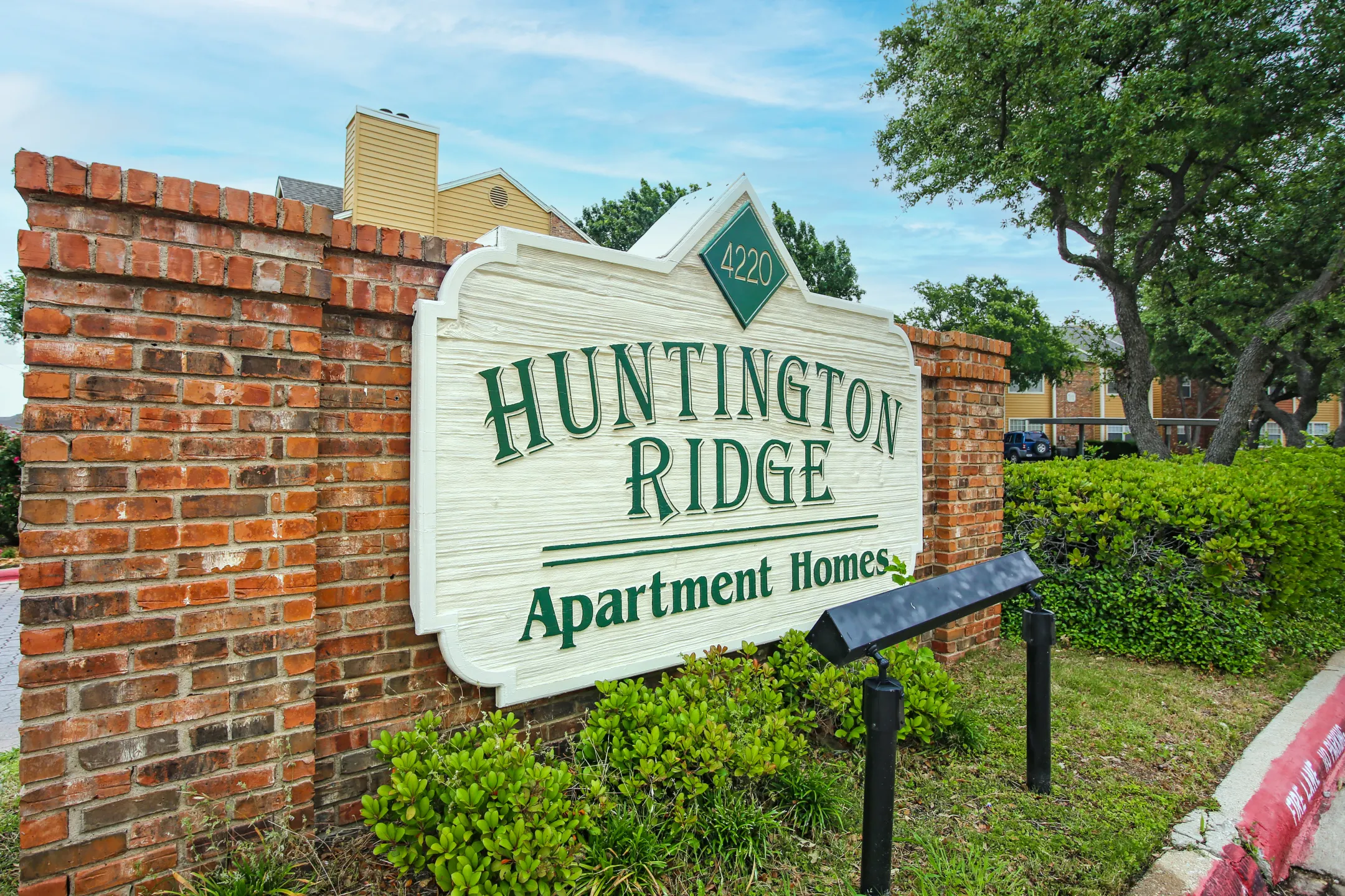 Community Signage - Huntington Ridge - Irving, TX