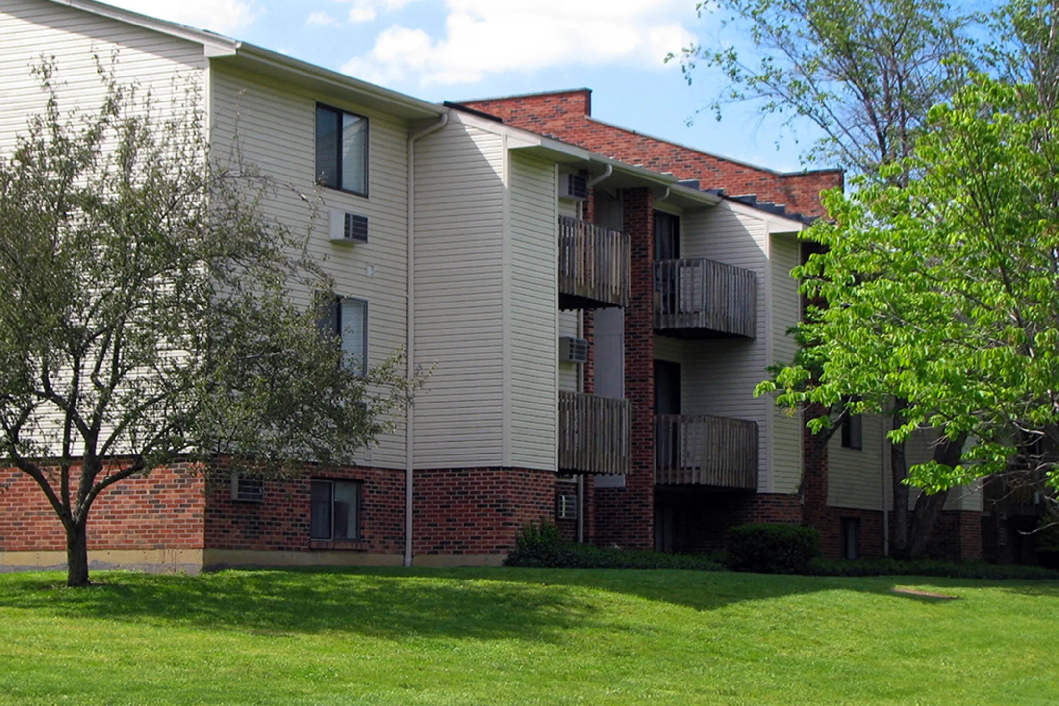 Building - Oakwood Apartments - Florence, KY