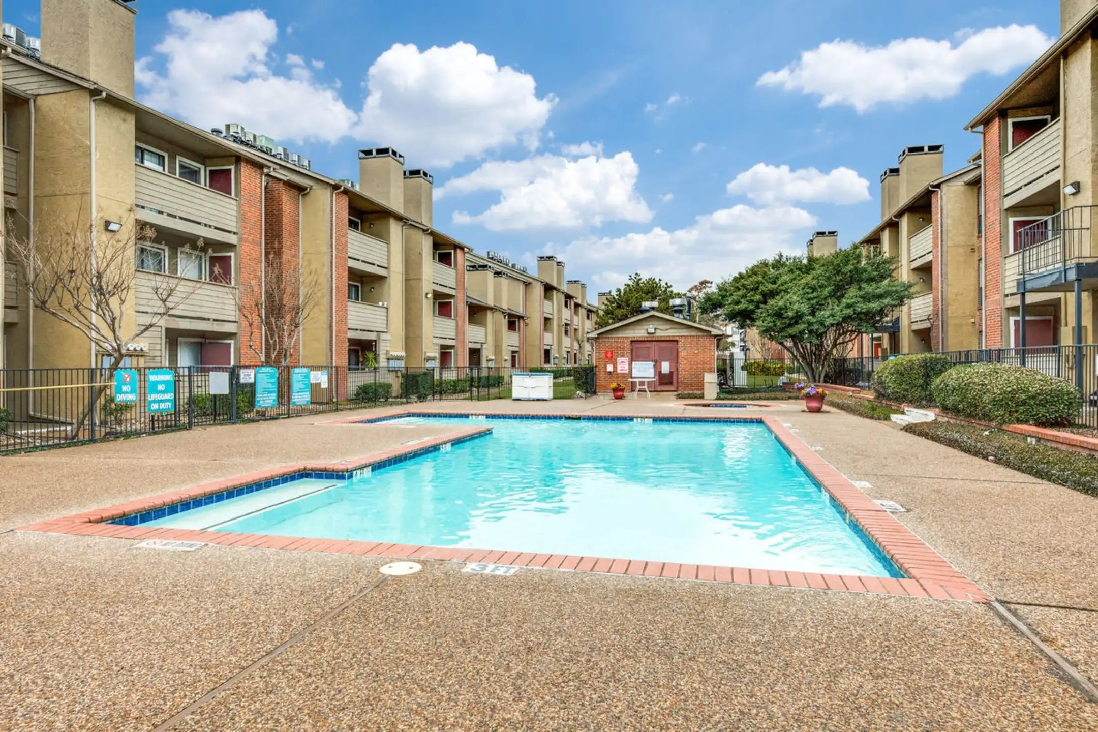 Claro Court 10950 Woodmeadow Pkwy Dallas TX Apartments for Rent