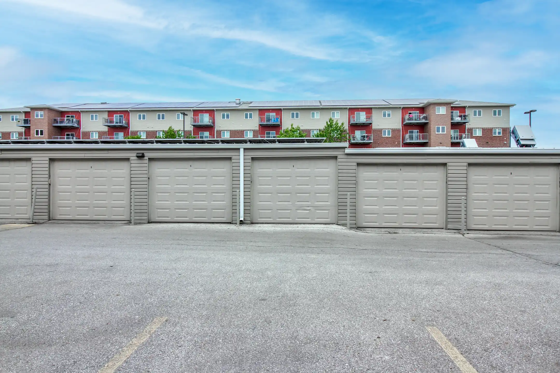 Oakland Pointe Apartments Altoona, IA 50009