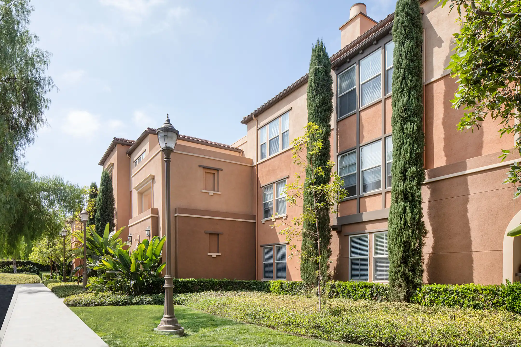 Portola Place Apartment Homes 1000 Archway Irvine, CA Apartments