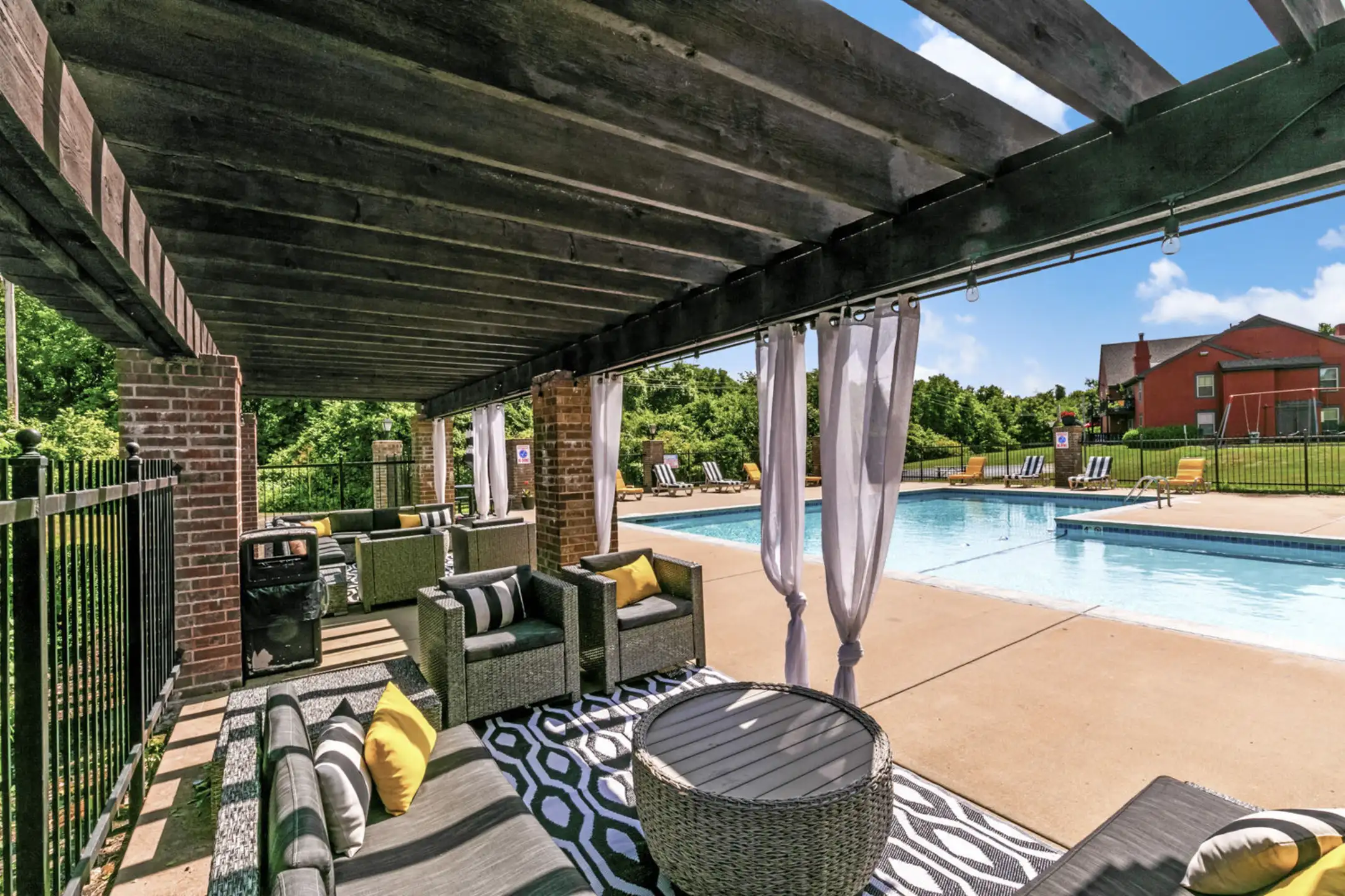 Leawood at State Line Apartments Overland Park, KS 66224