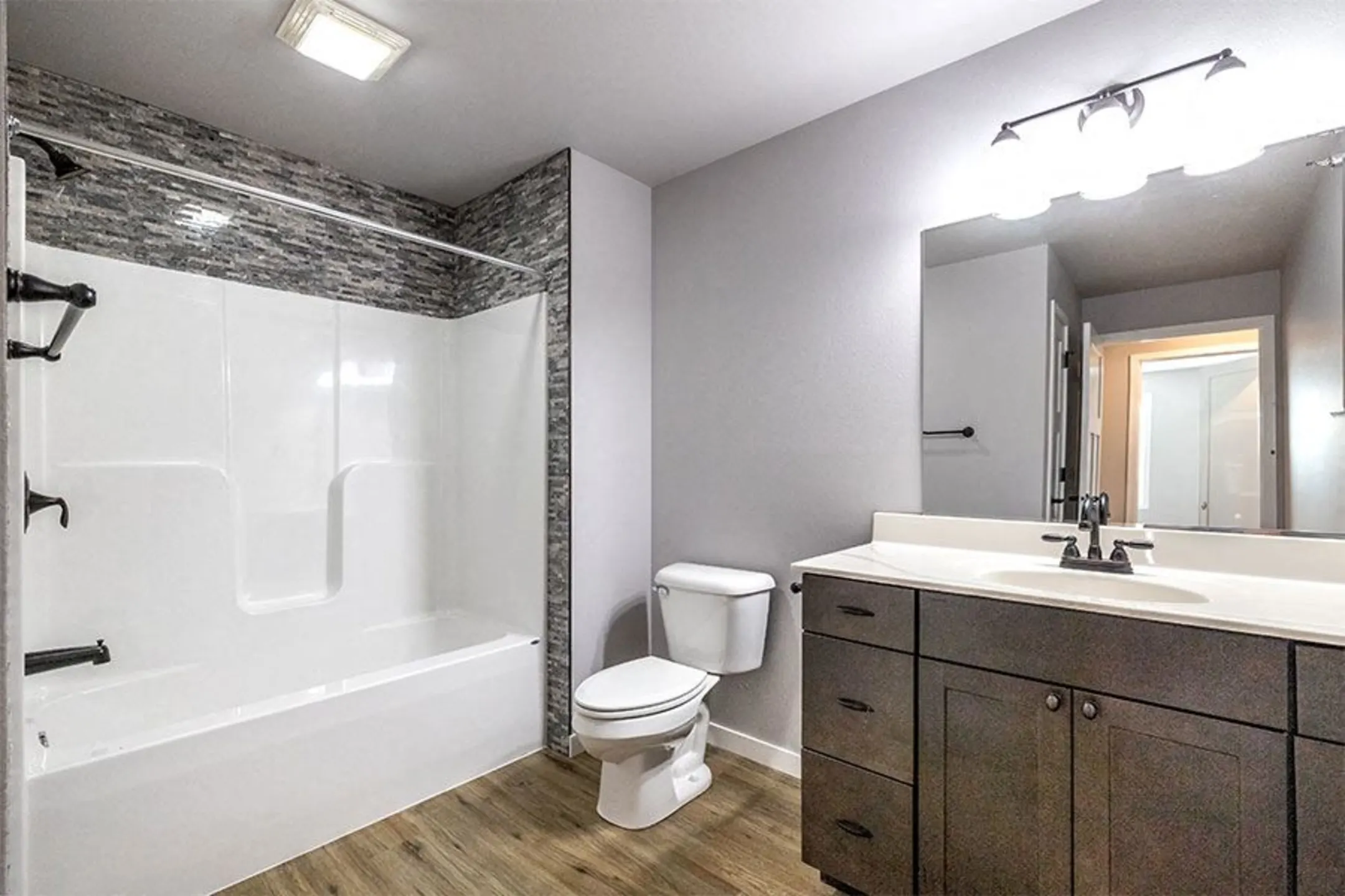 River Bend Estates 3085 Berlin Drive Onalaska, WI Apartments for