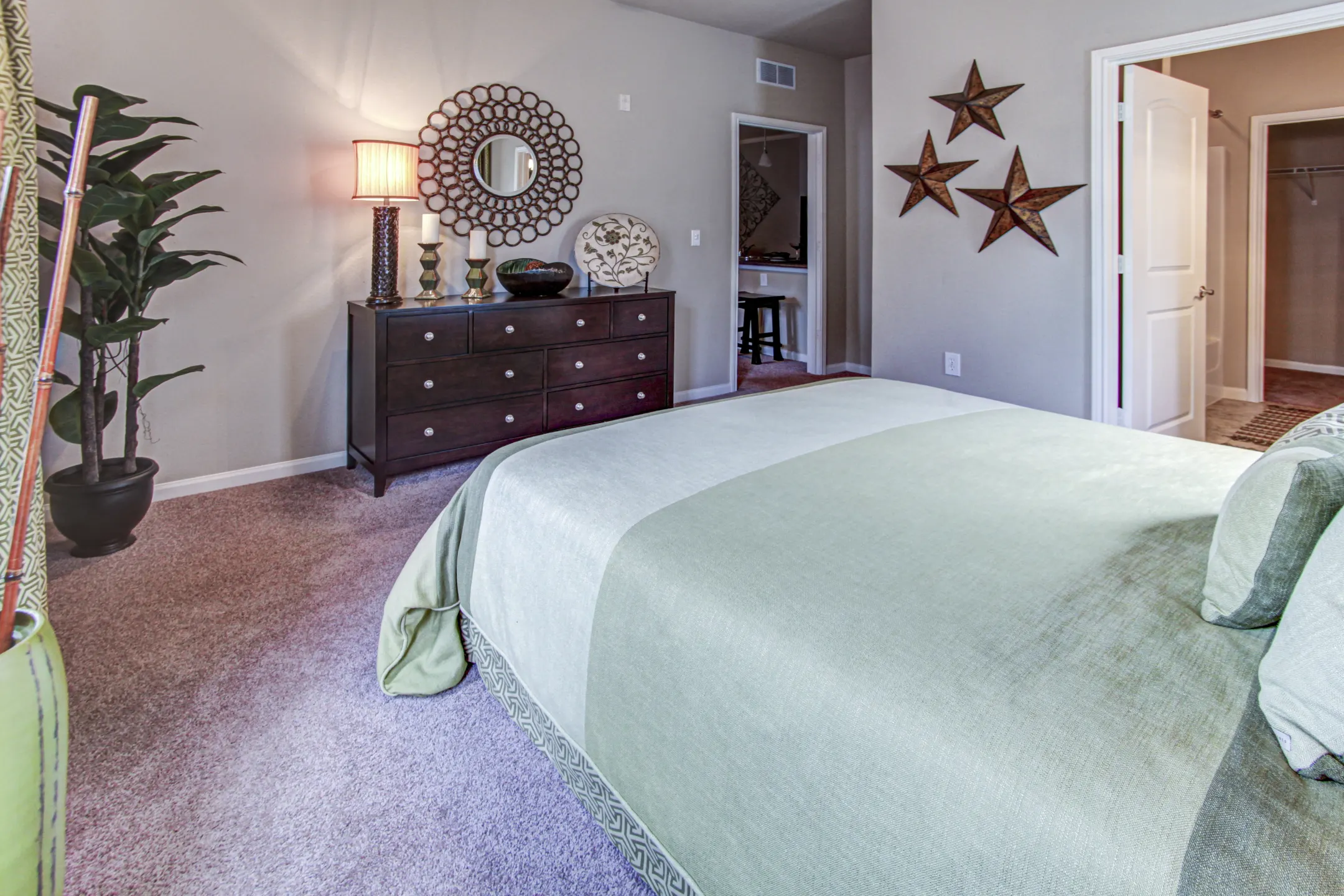 Bedroom - Avalon Apartments - Pensacola, FL