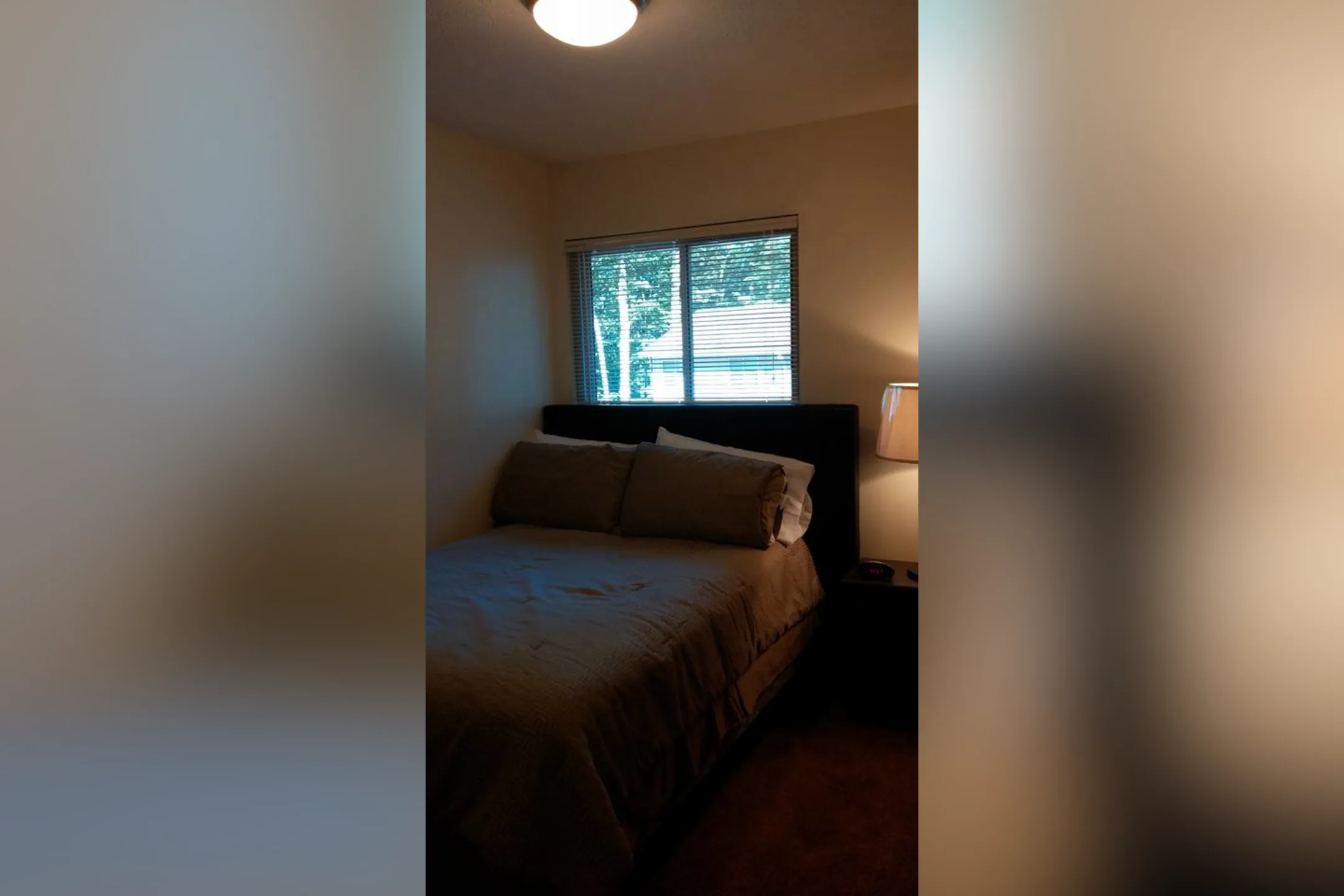 Bedroom - Oak Hill Apartments - Franklin, PA