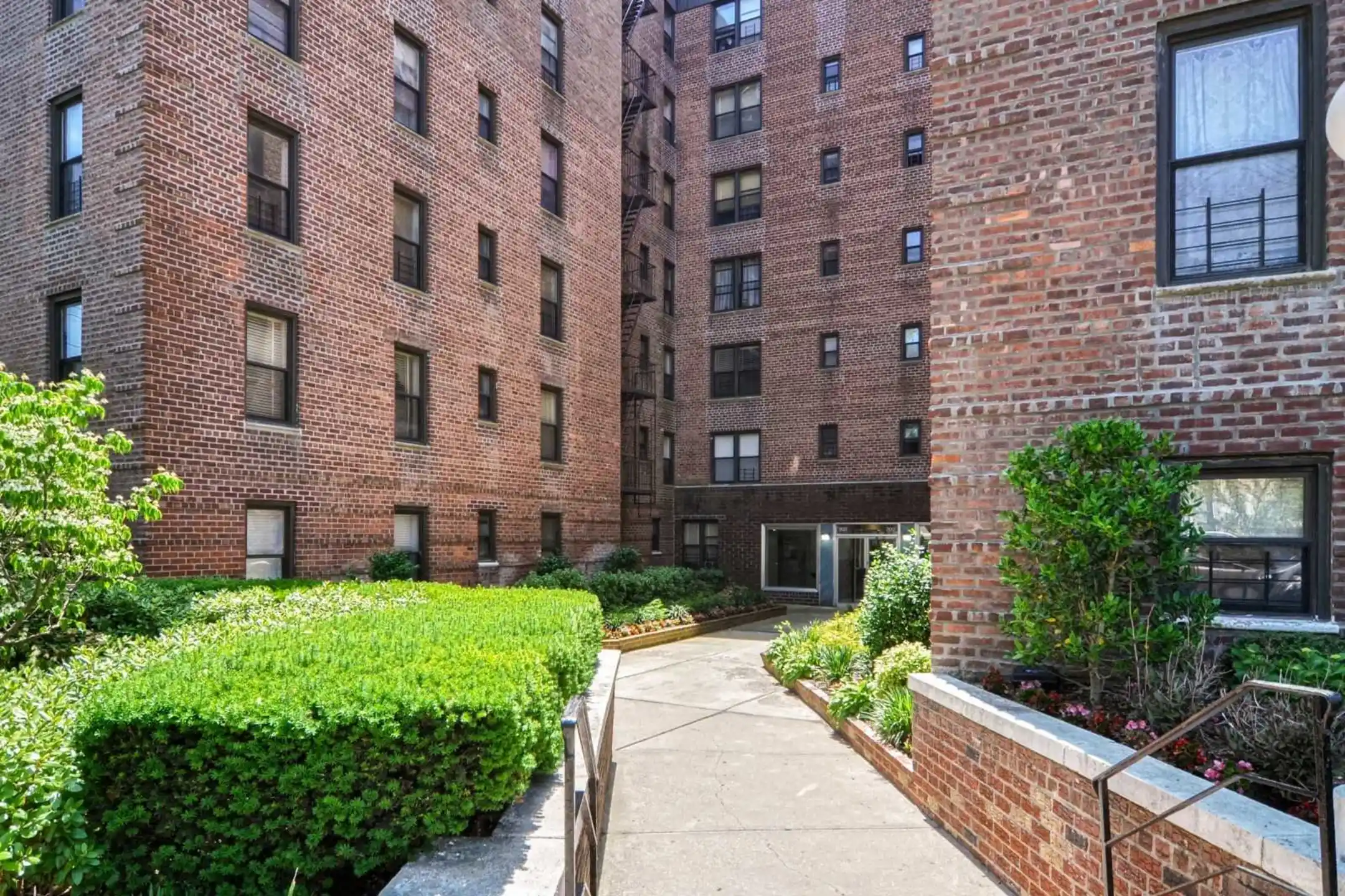 Building - Fairfield At Far Rockaway - Far Rockaway, NY