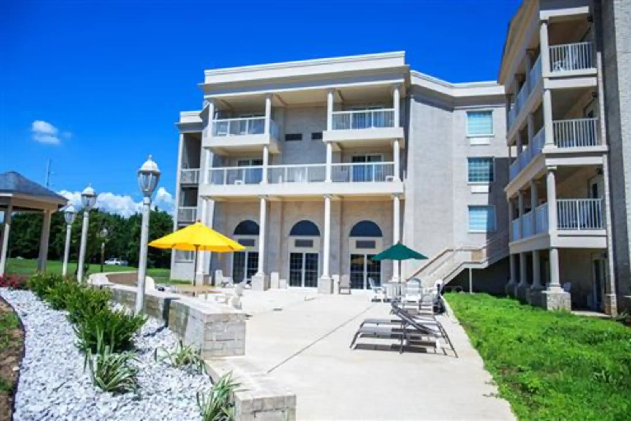 Heritage Inn & Suites 34521 Old Postal Lane Lewes, DE Apartments