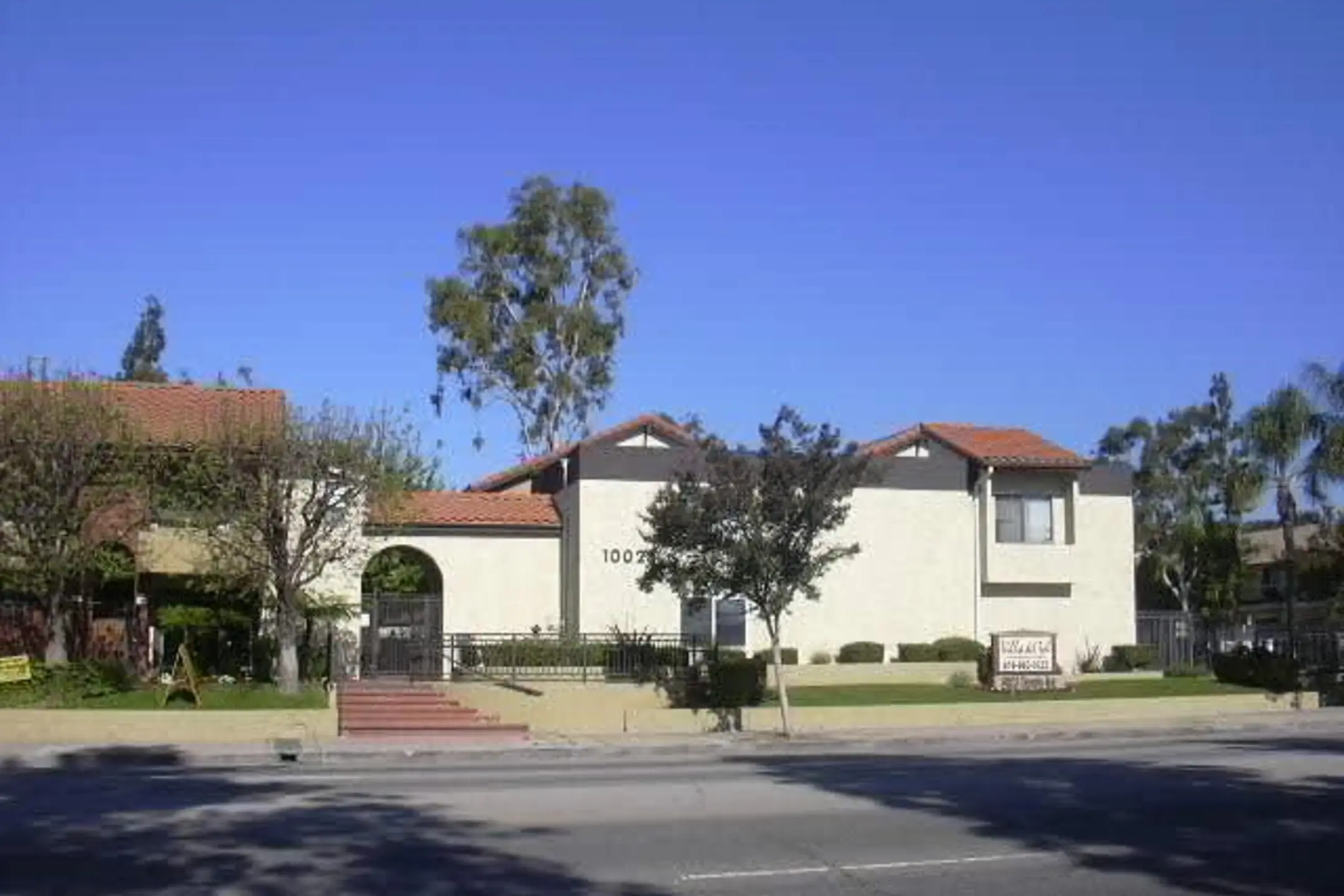 Building - Villa del Sol Apartments - Chatsworth, CA