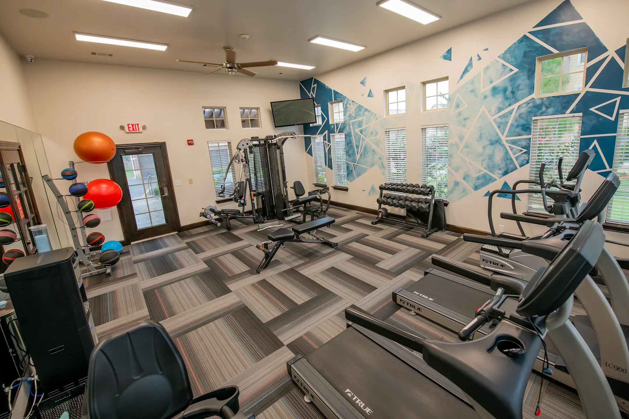 Fitness Weight Room - Cascata Luxury Apartments - Tulsa, OK