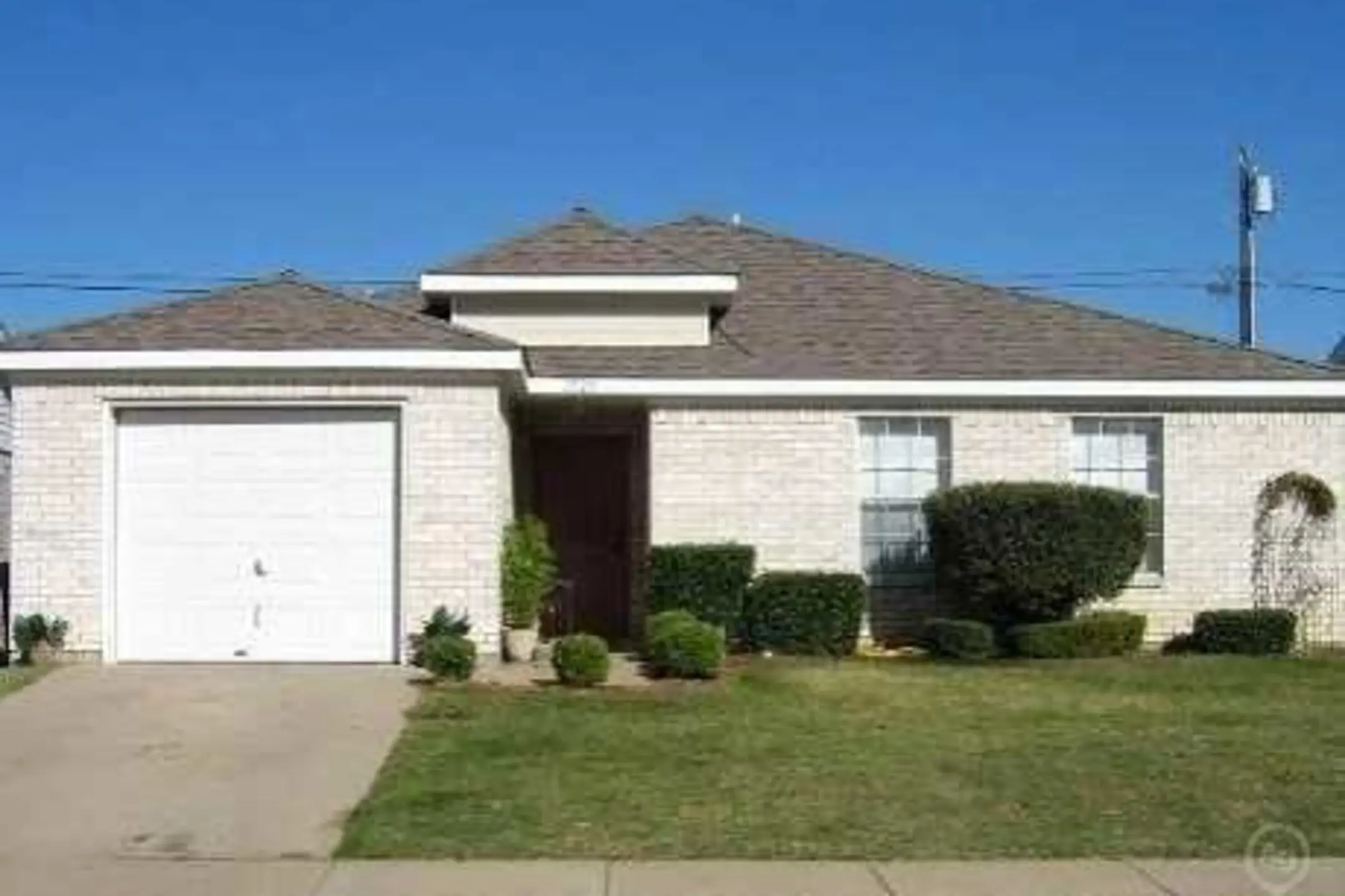 Building - Lexington Arms - Waxahachie, TX